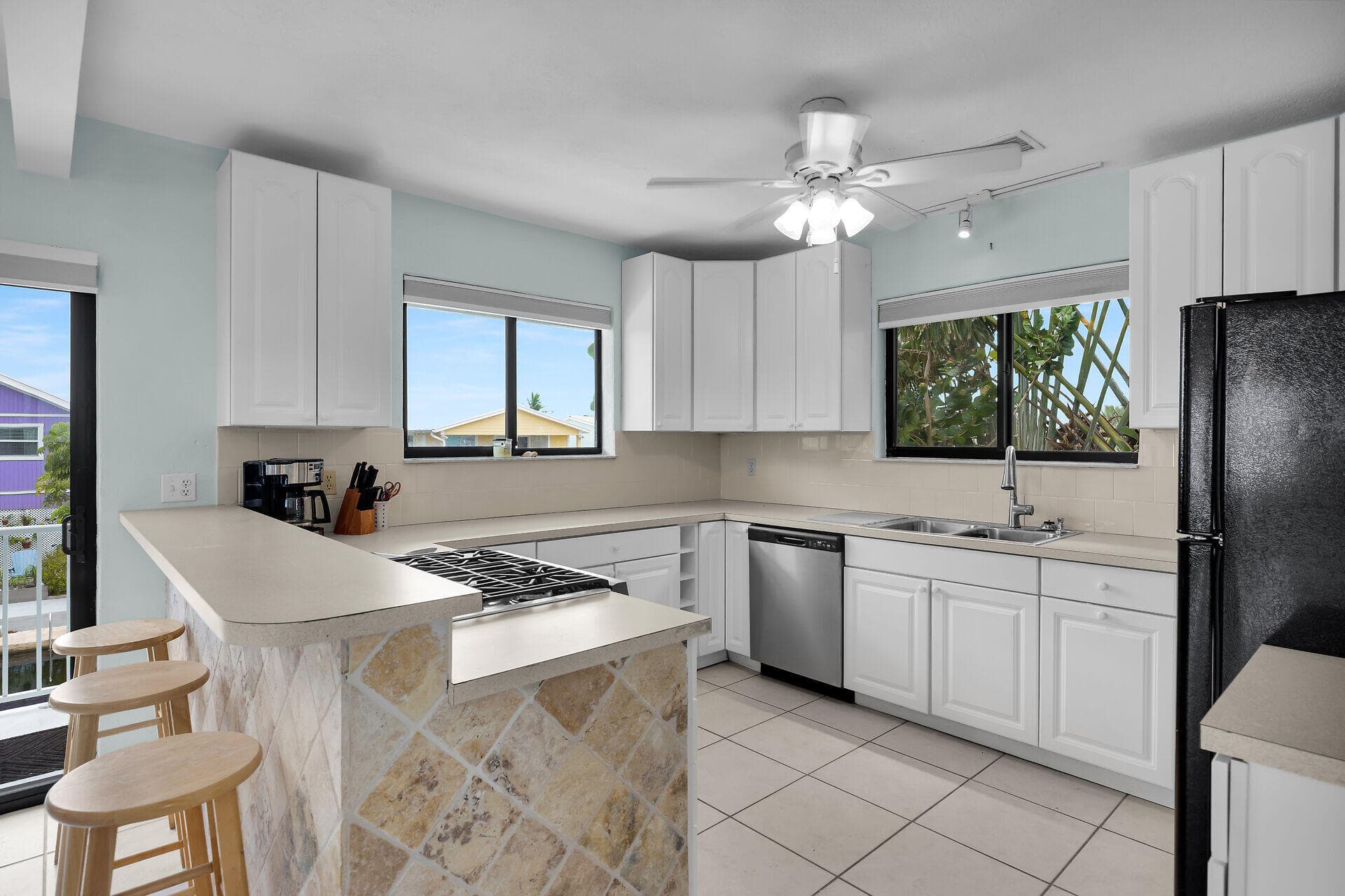 400 La Fitte Road photo 9