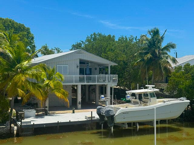 912 Lobster Lane photo 4