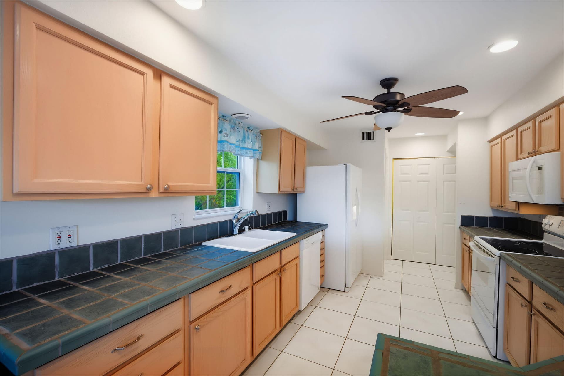 27383 Saint Martin Lane photo 14