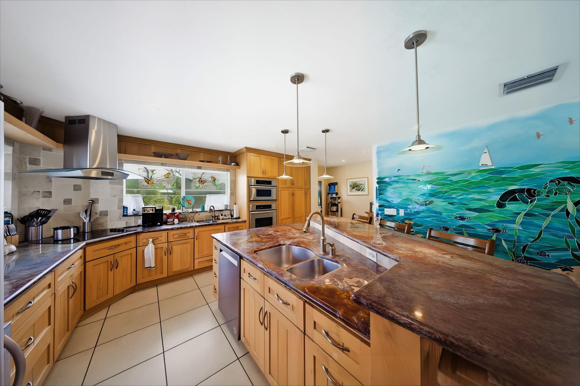 147 Gardenia Street photo 9