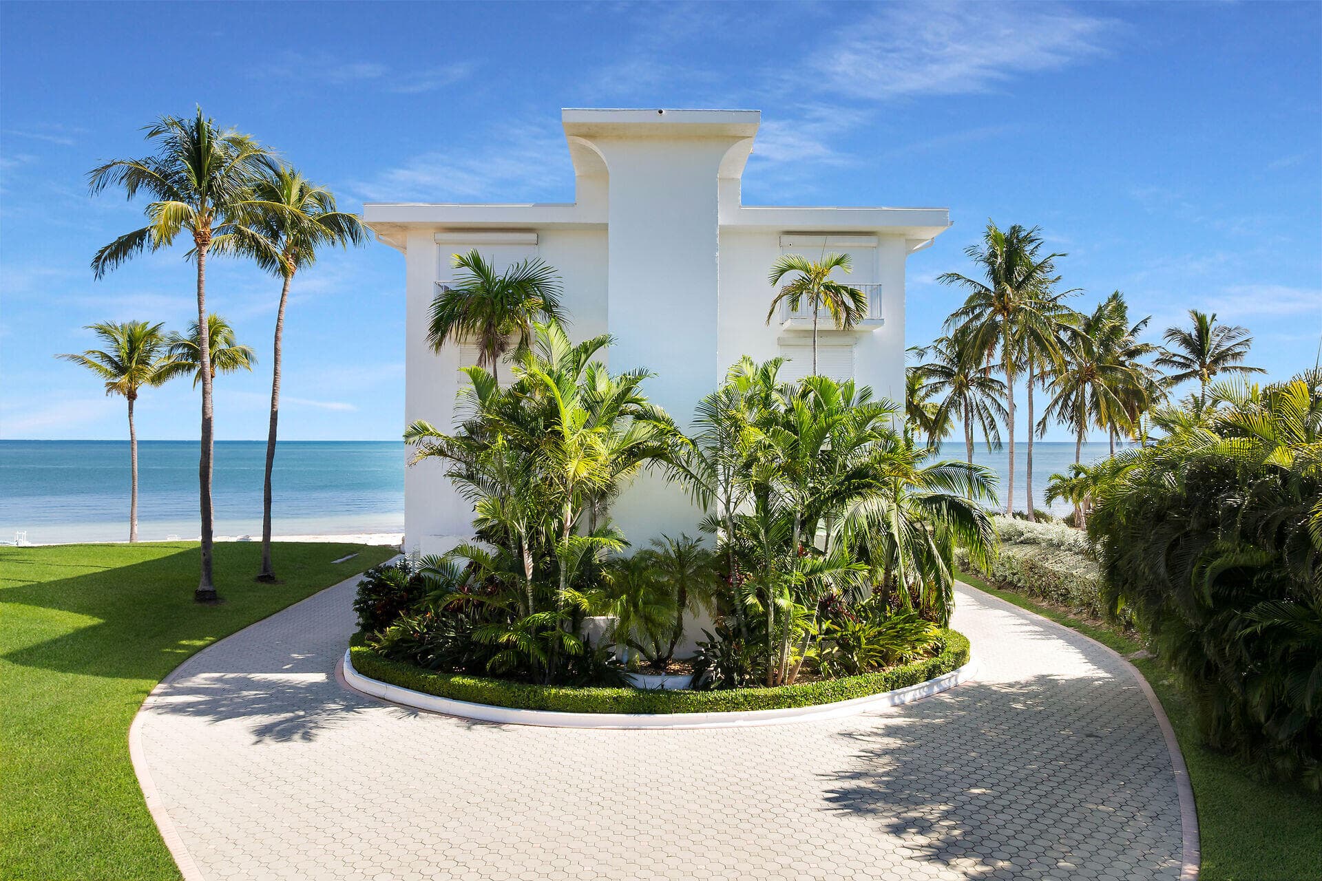1025 W Ocean Drive 2 W photo 1