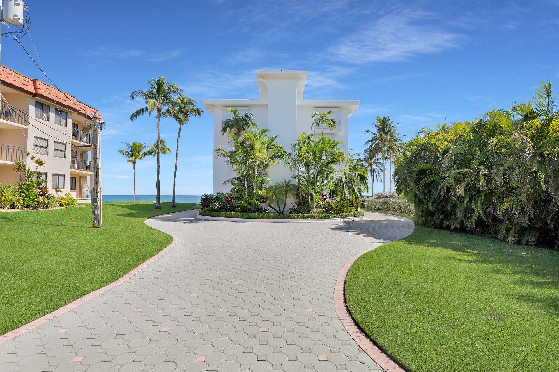 1025 W Ocean Drive 2 W photo 23