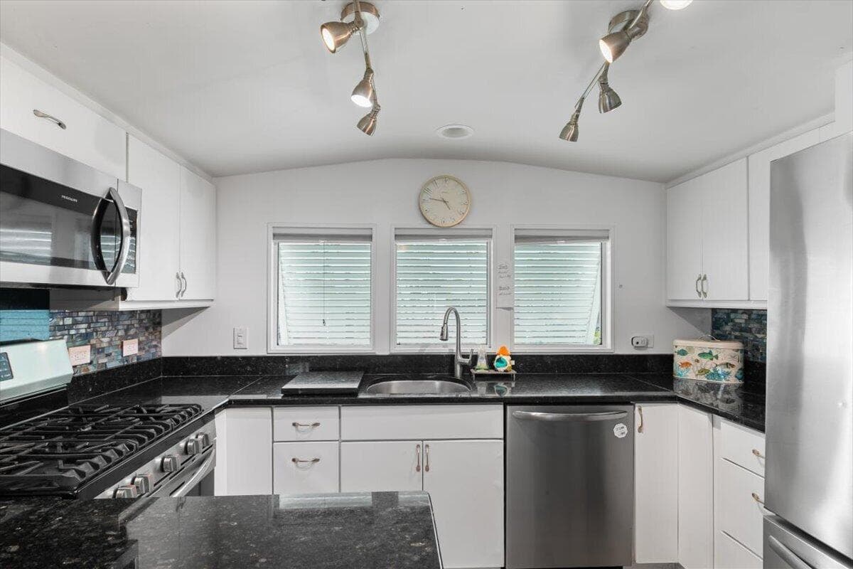701 Spanish Main Drive 455 photo 16