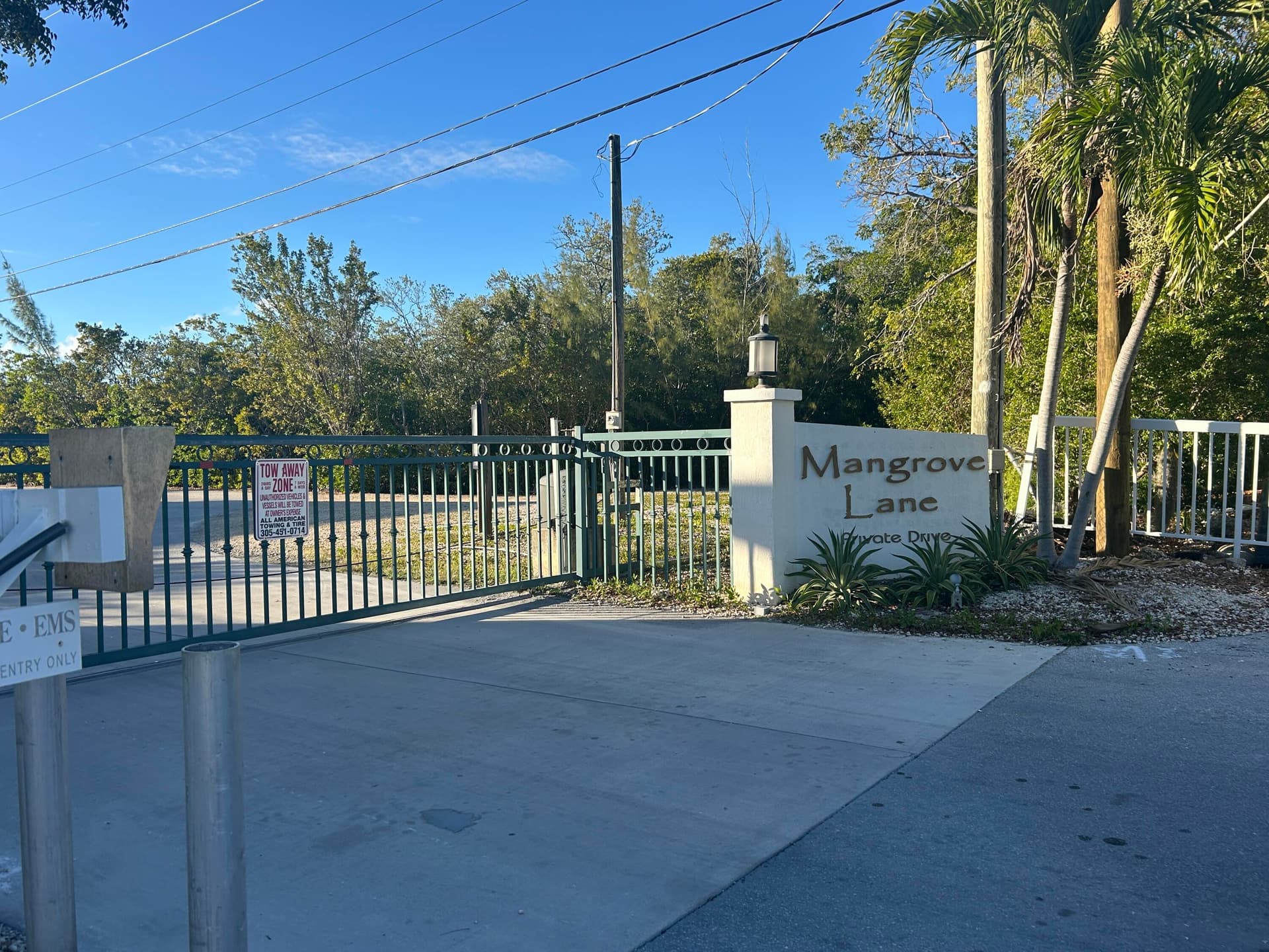 22 Mangrove Lane photo 1