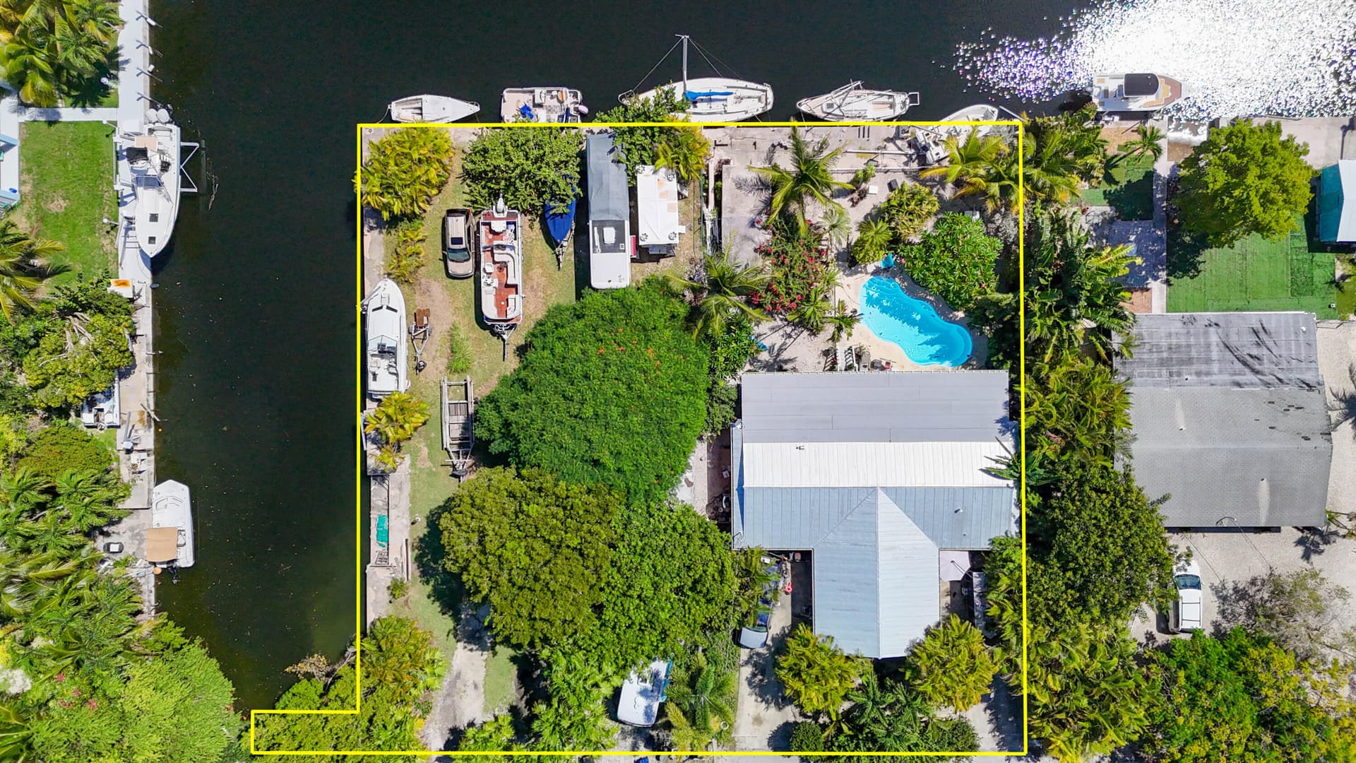 545 Ixora Drive photo 1
