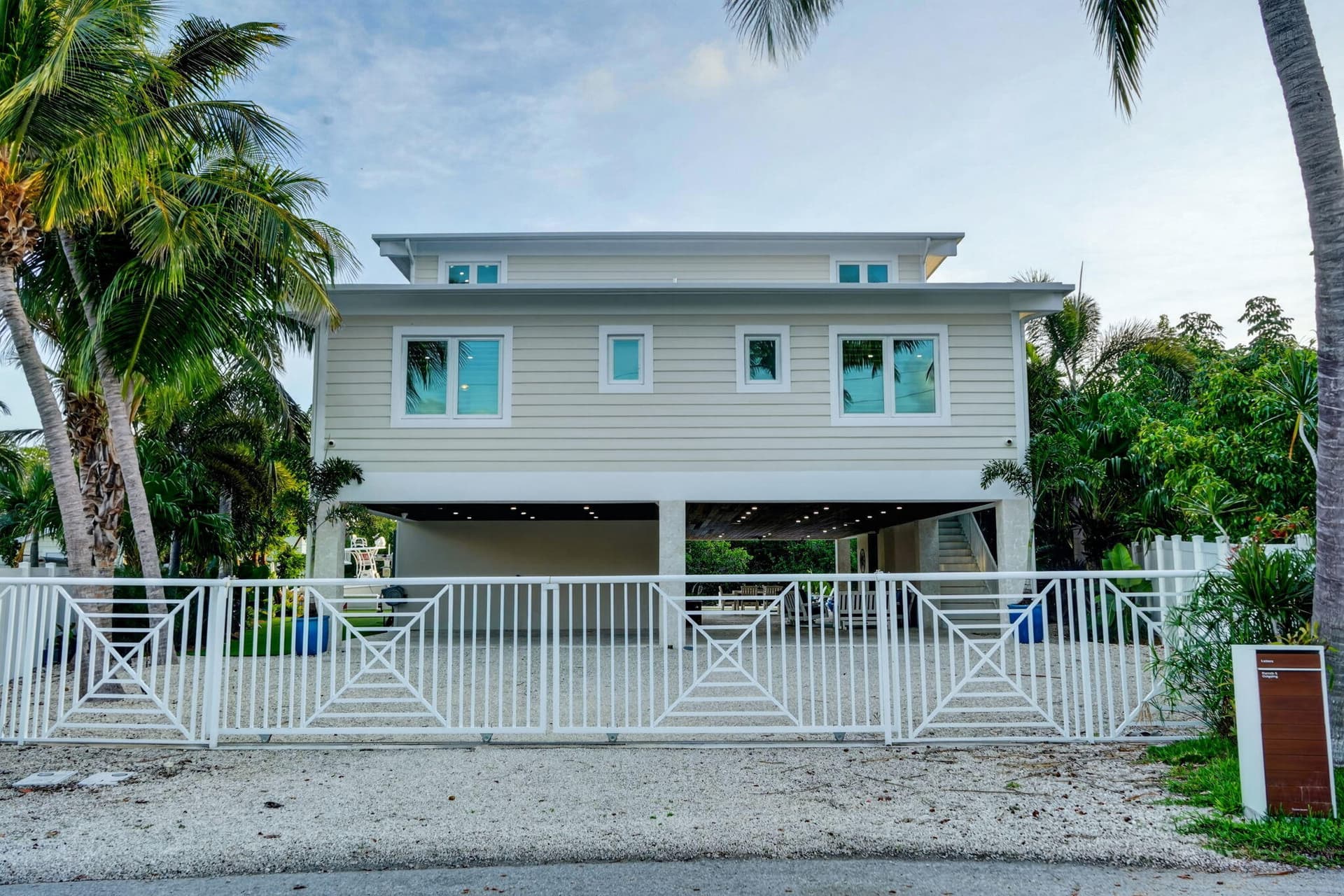 328 S Coconut Palm Boulevard photo 3