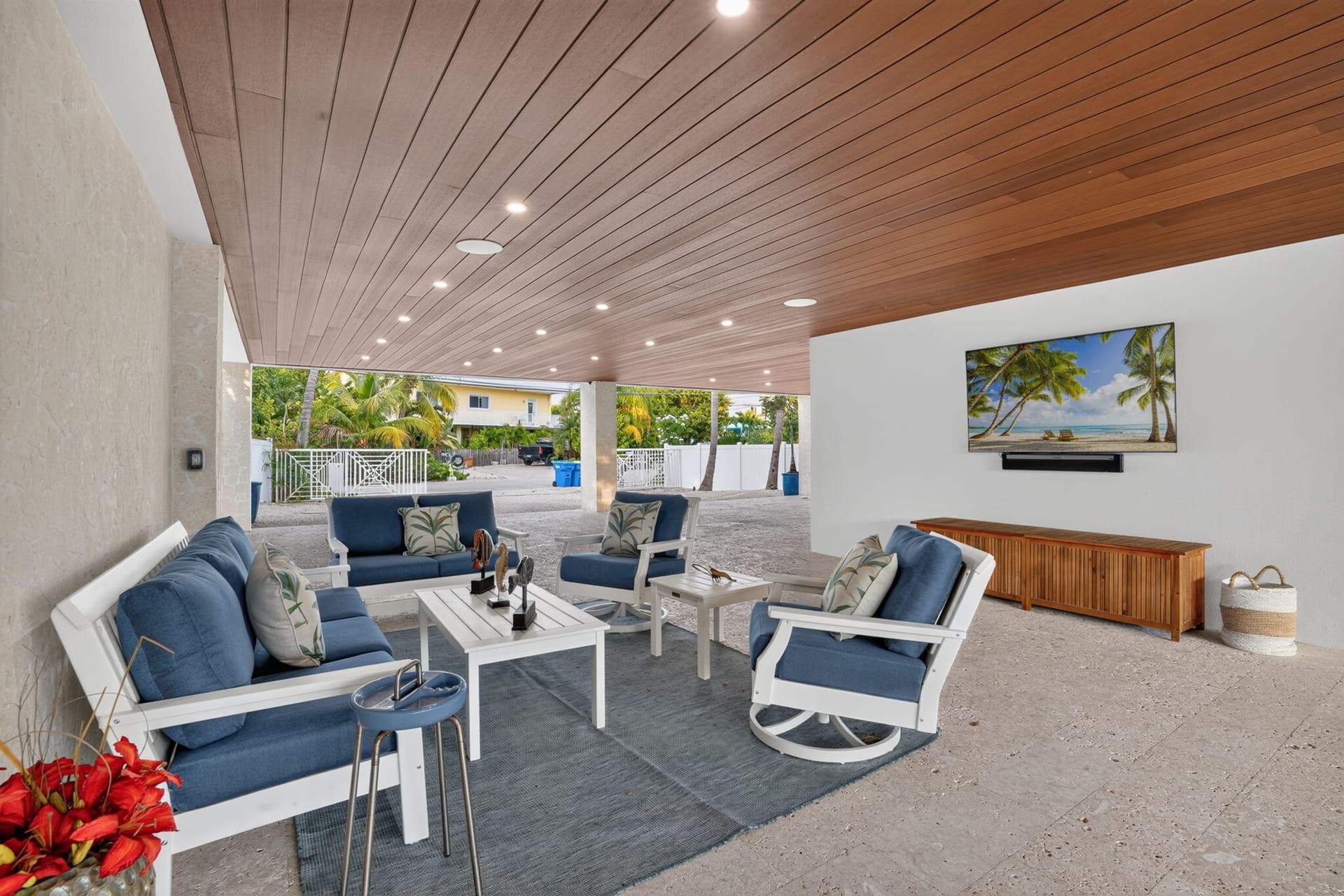 328 S Coconut Palm Boulevard photo 19