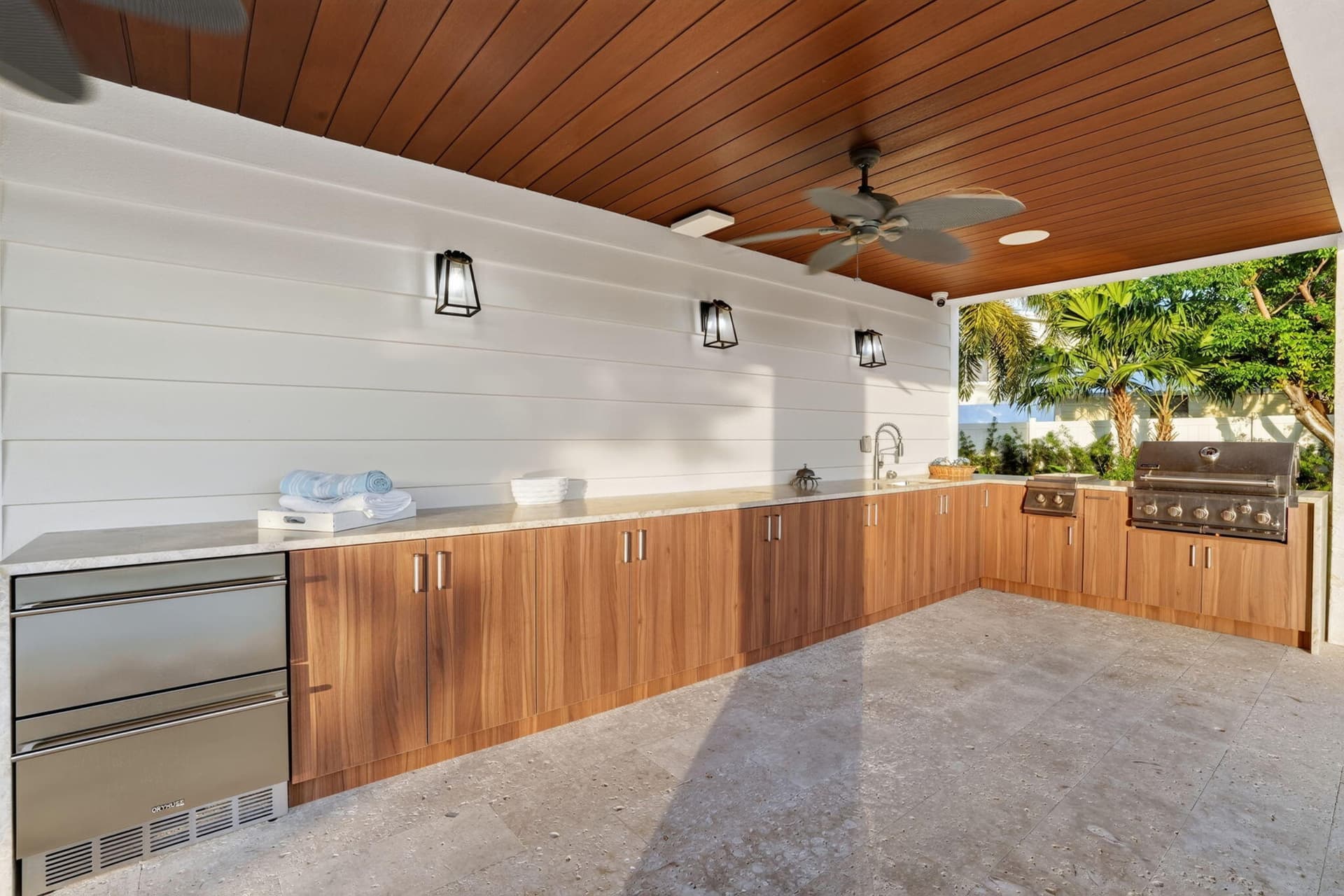 328 S Coconut Palm Boulevard photo 24