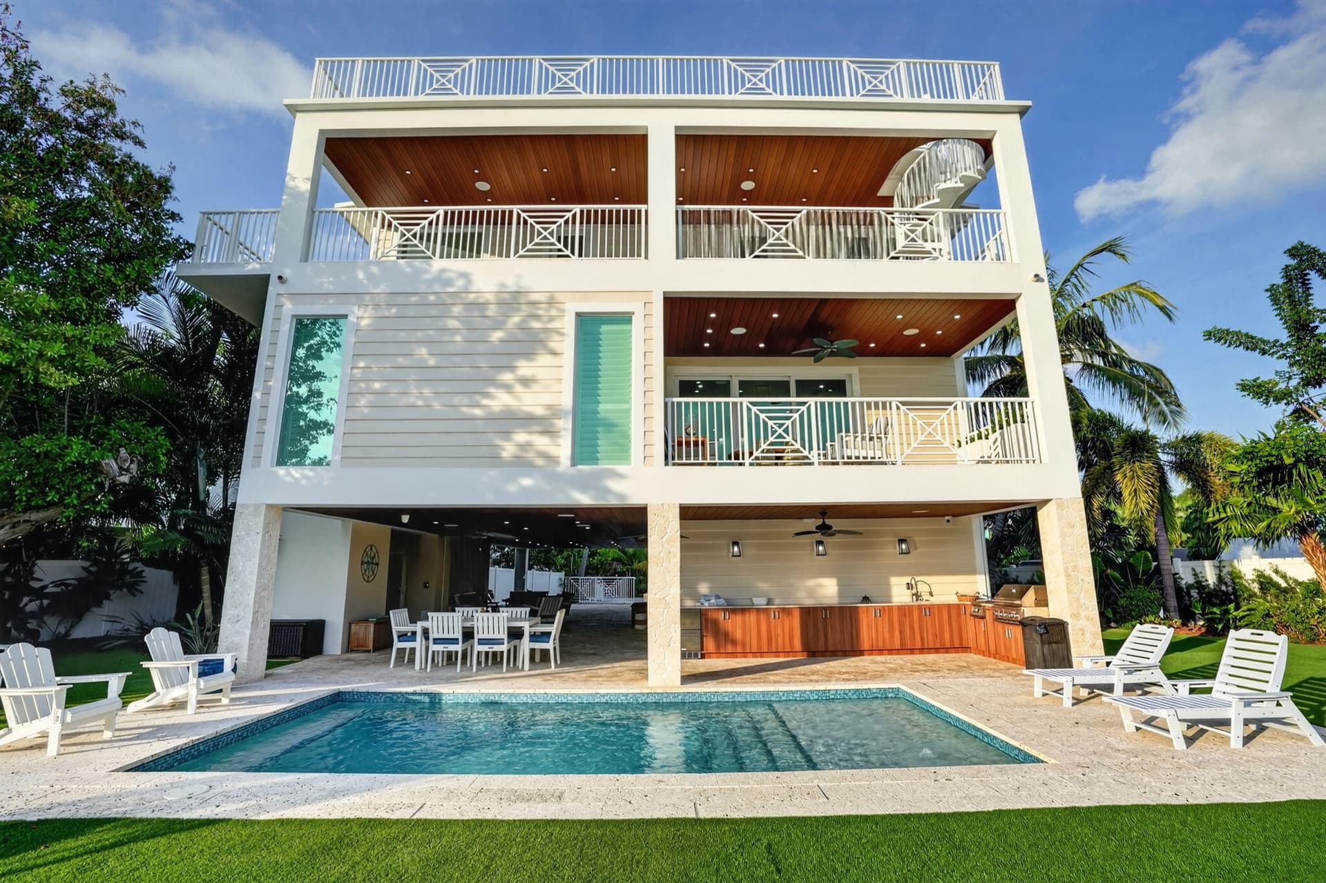 328 S Coconut Palm Boulevard photo 1