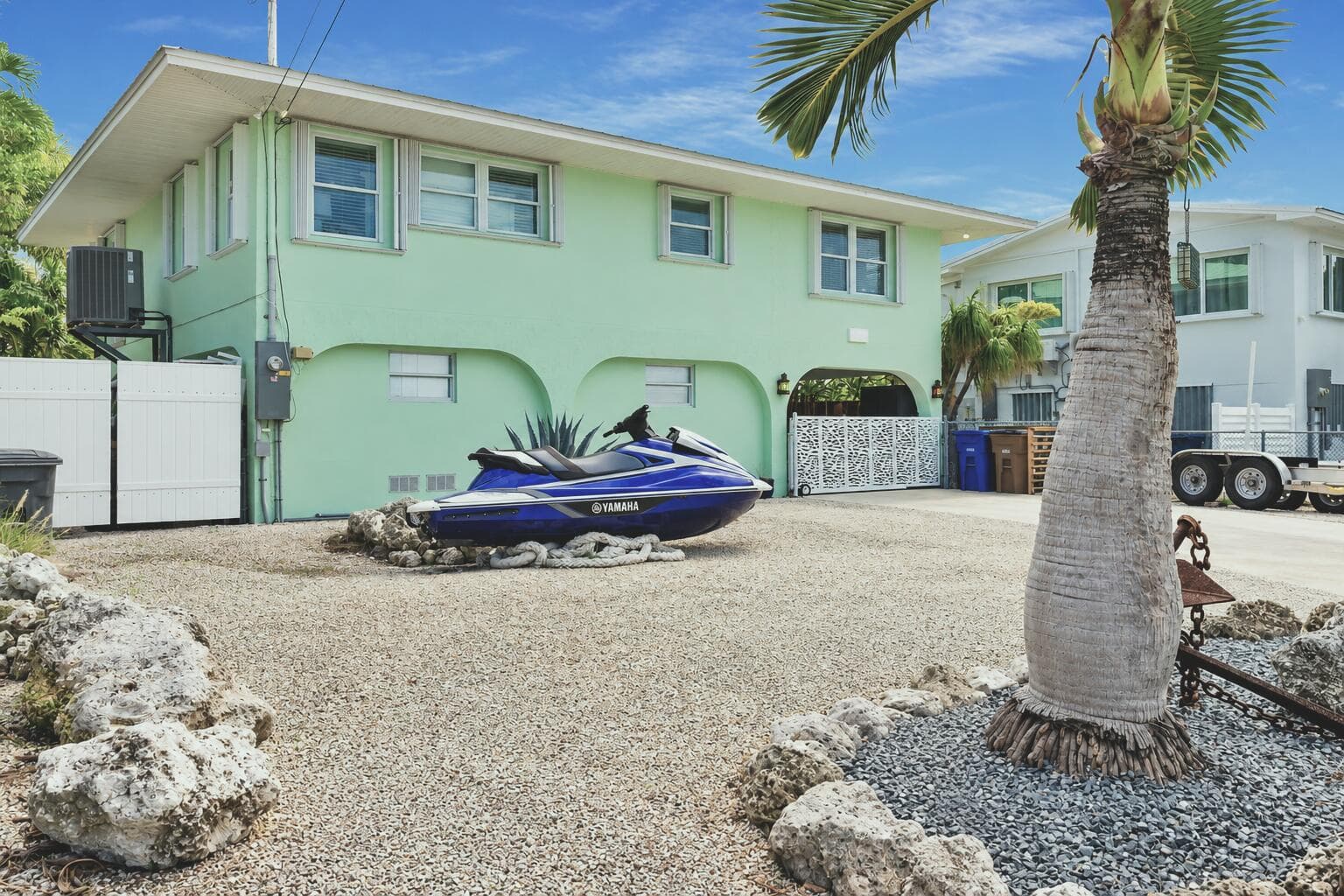 2110 Dolphin Drive photo 1