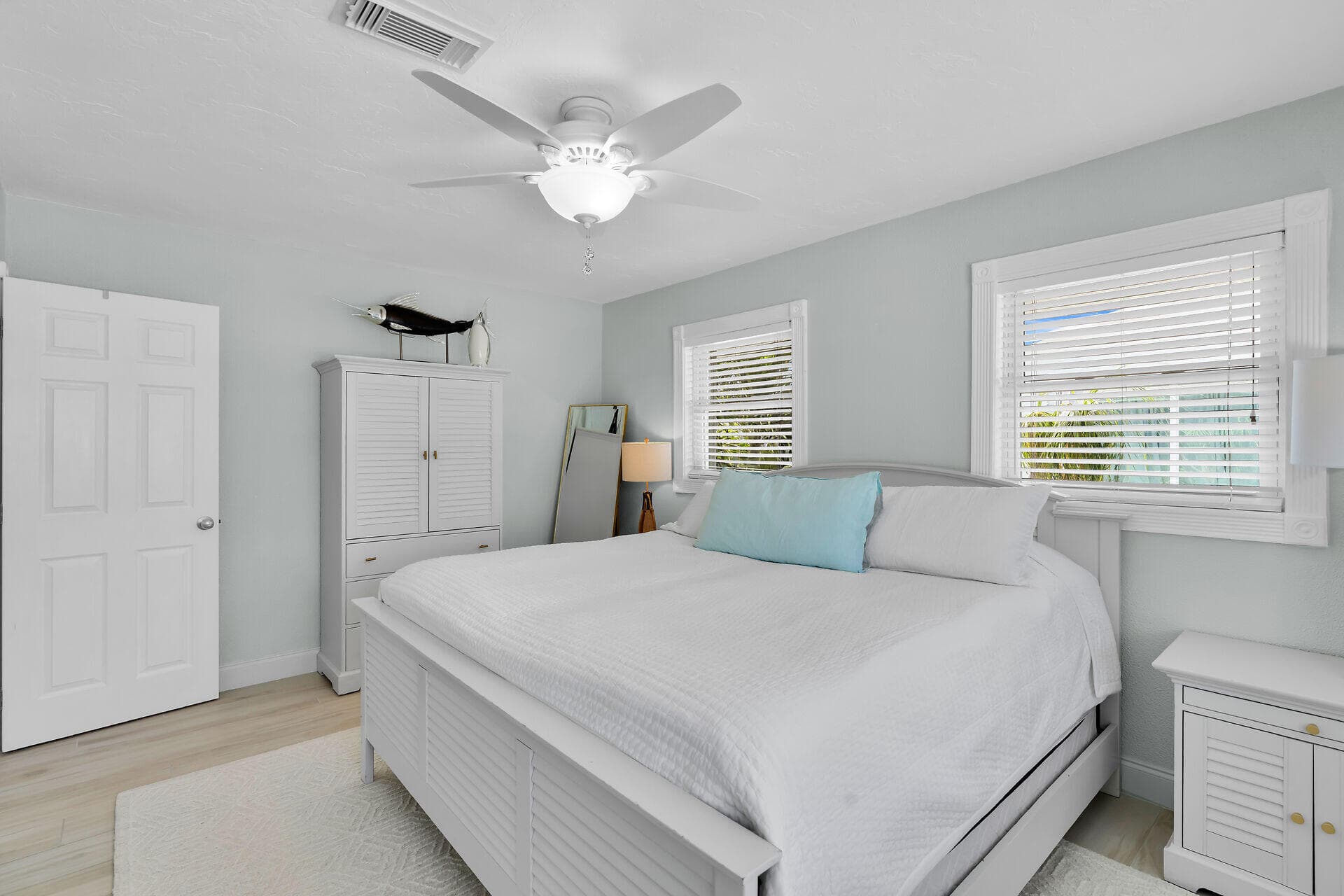 2110 Dolphin Drive photo 25