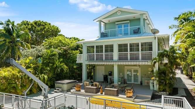 1217 Mockingbird Road photo 1