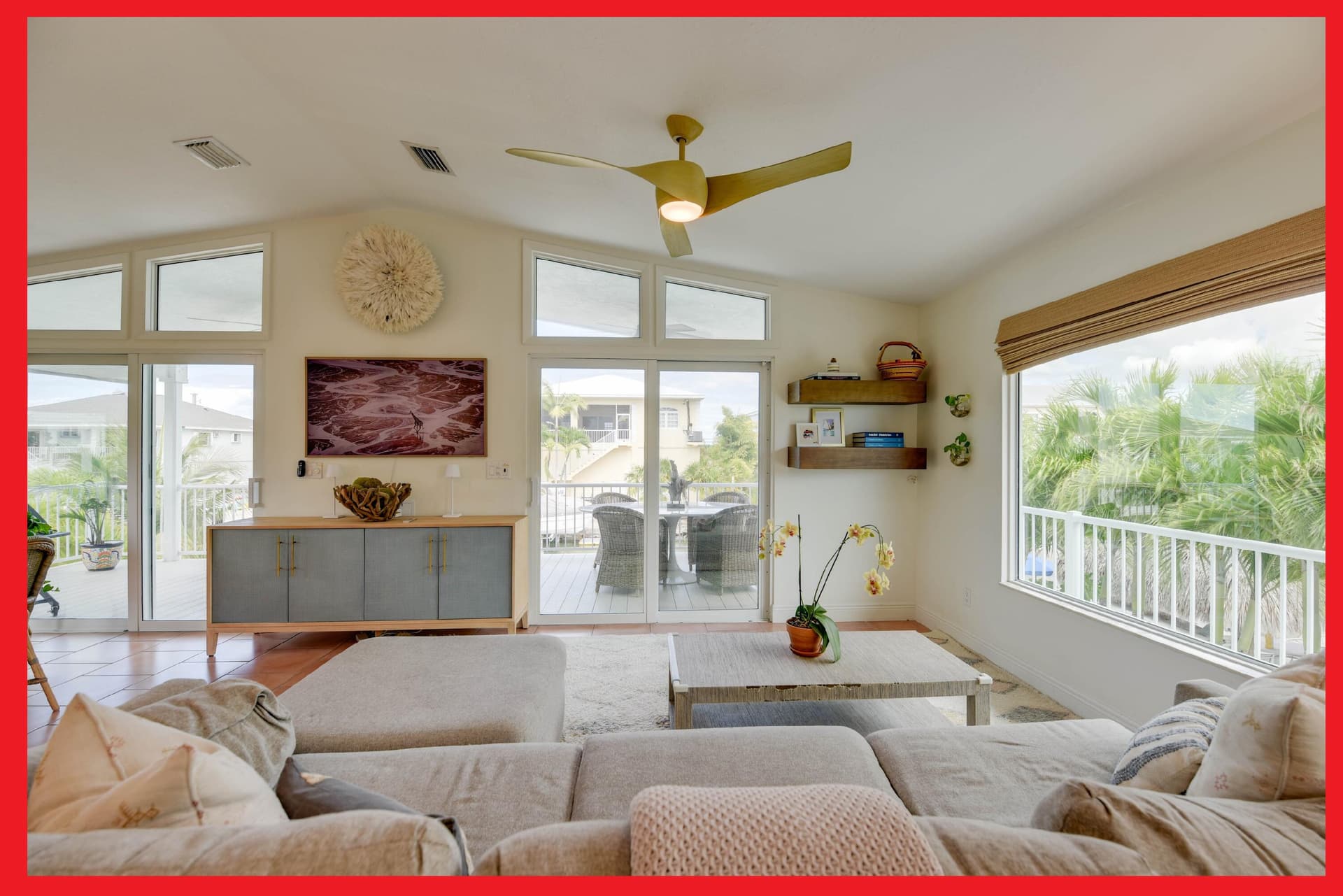 637 E Caribbean Drive photo 1