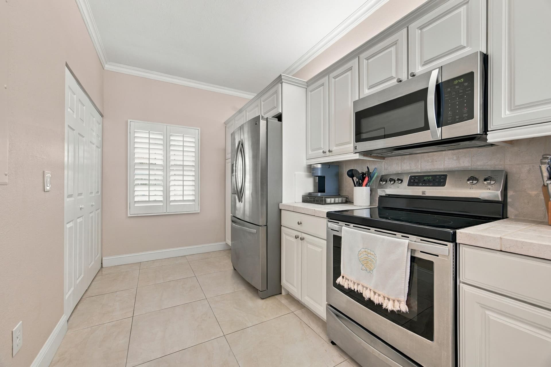 5607 College Road # B302 photo 22