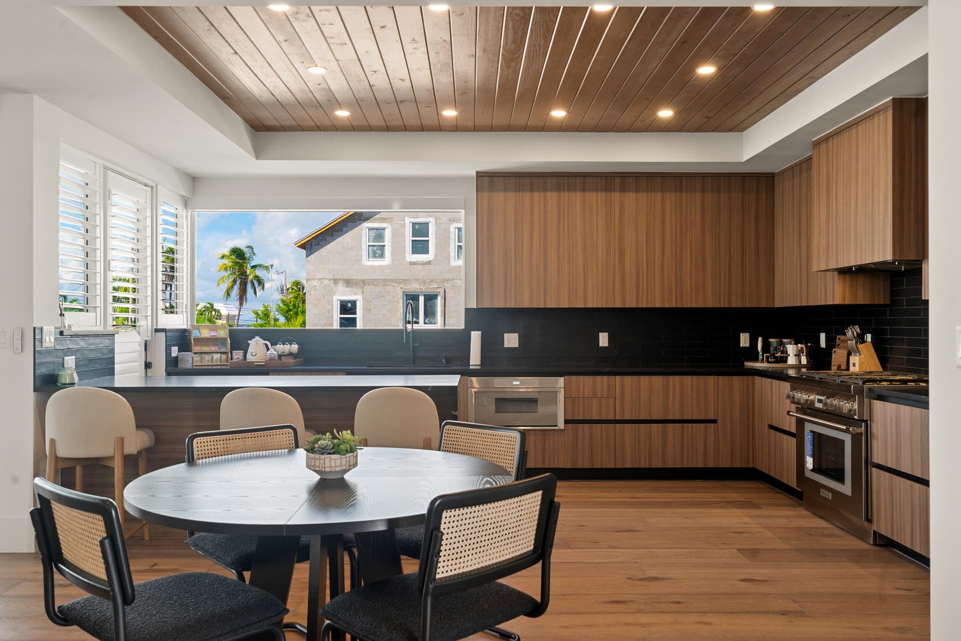 175 W Avenue A photo 8