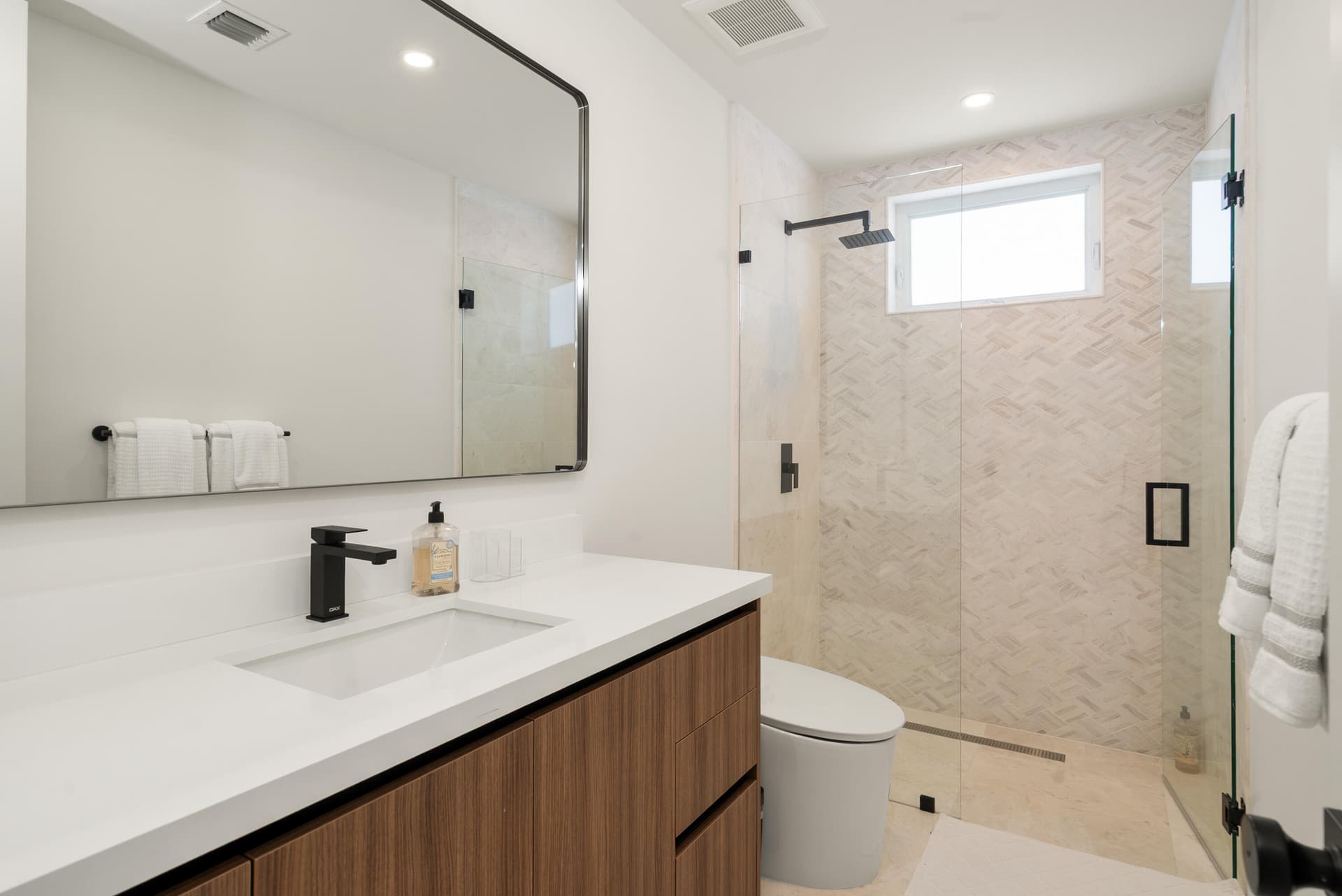 175 W Avenue A photo 17