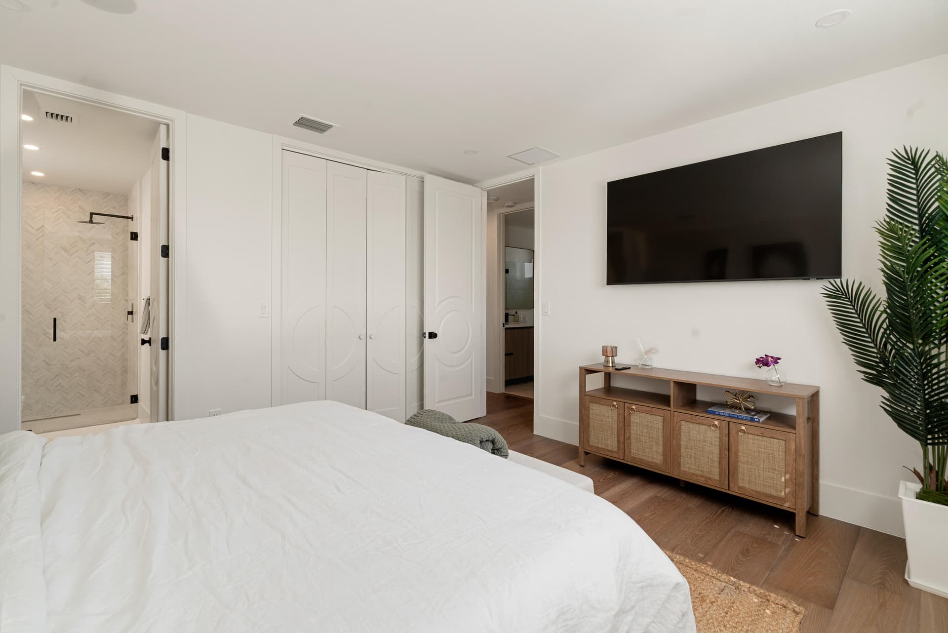 175 W Avenue A photo 19