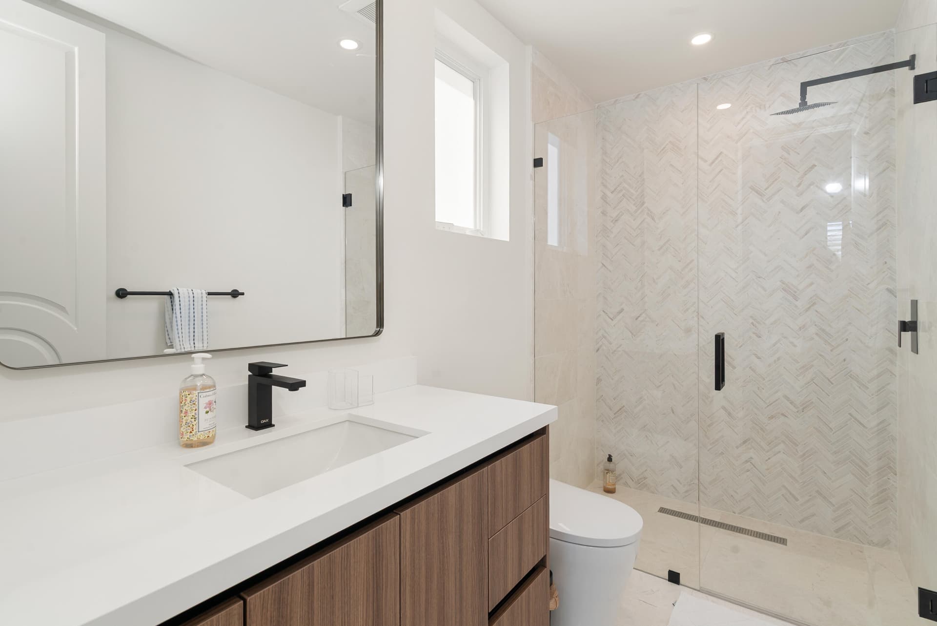 175 W Avenue A photo 20