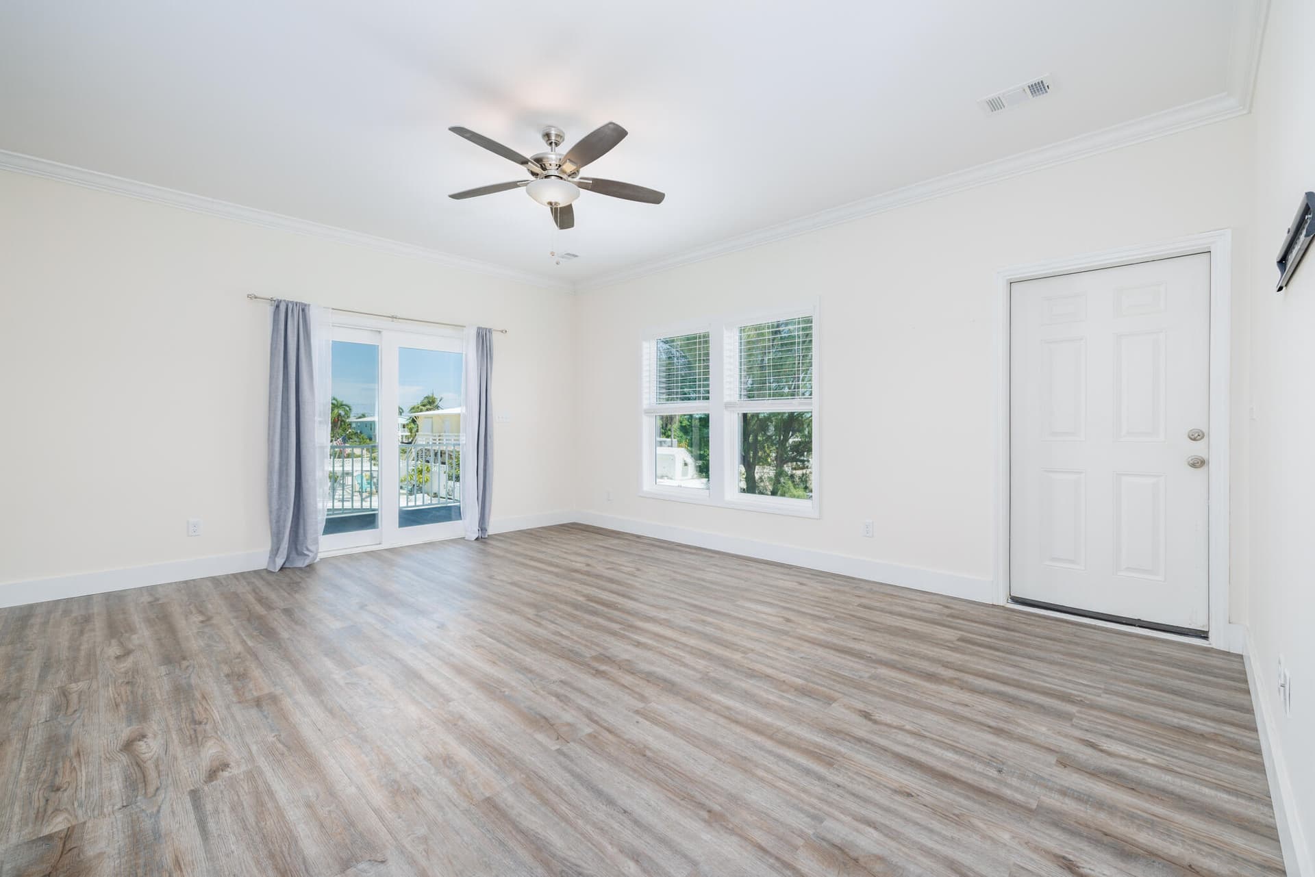 29667 Flying Cloud Avenue photo 9