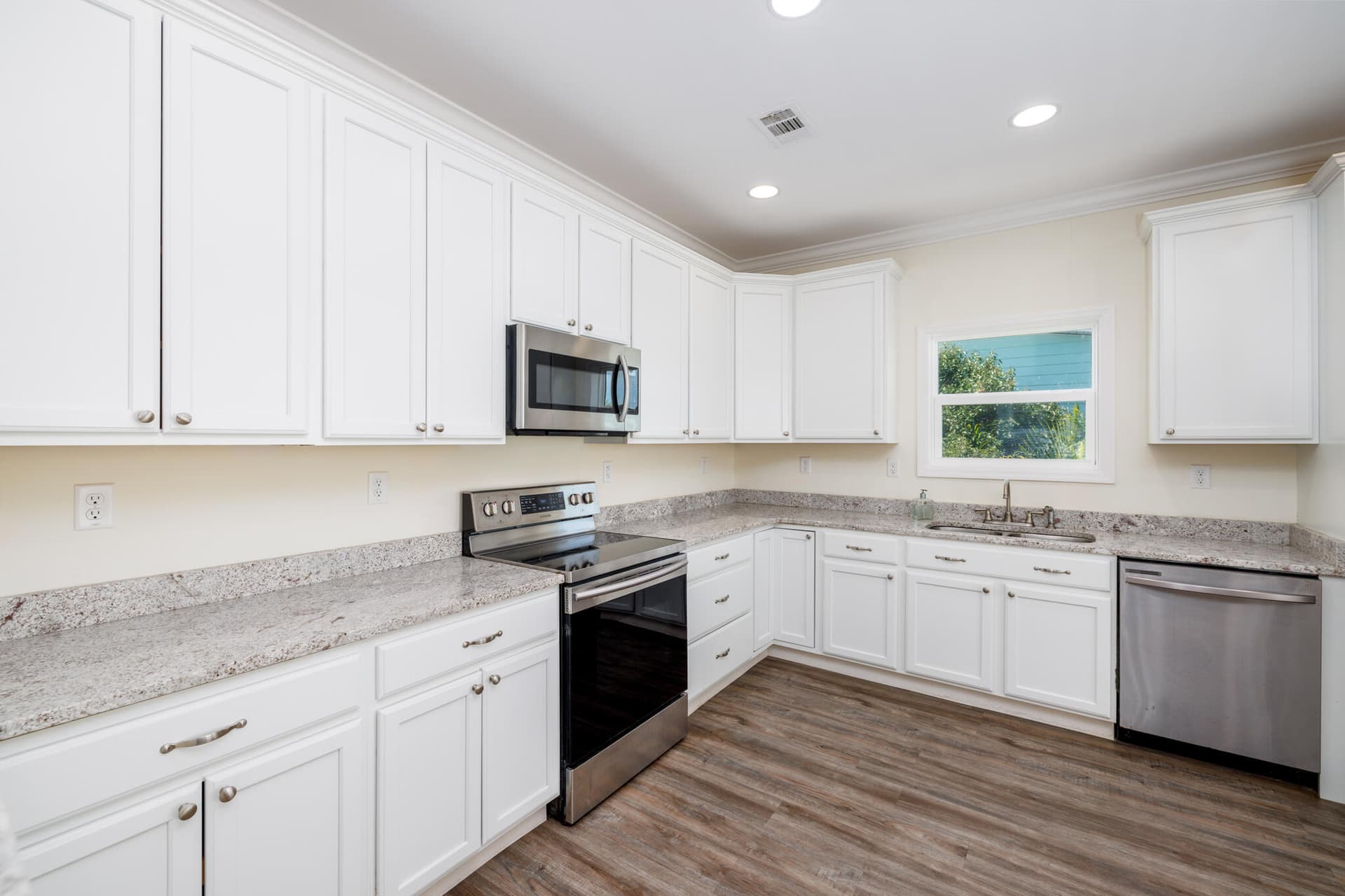 29667 Flying Cloud Avenue photo 13