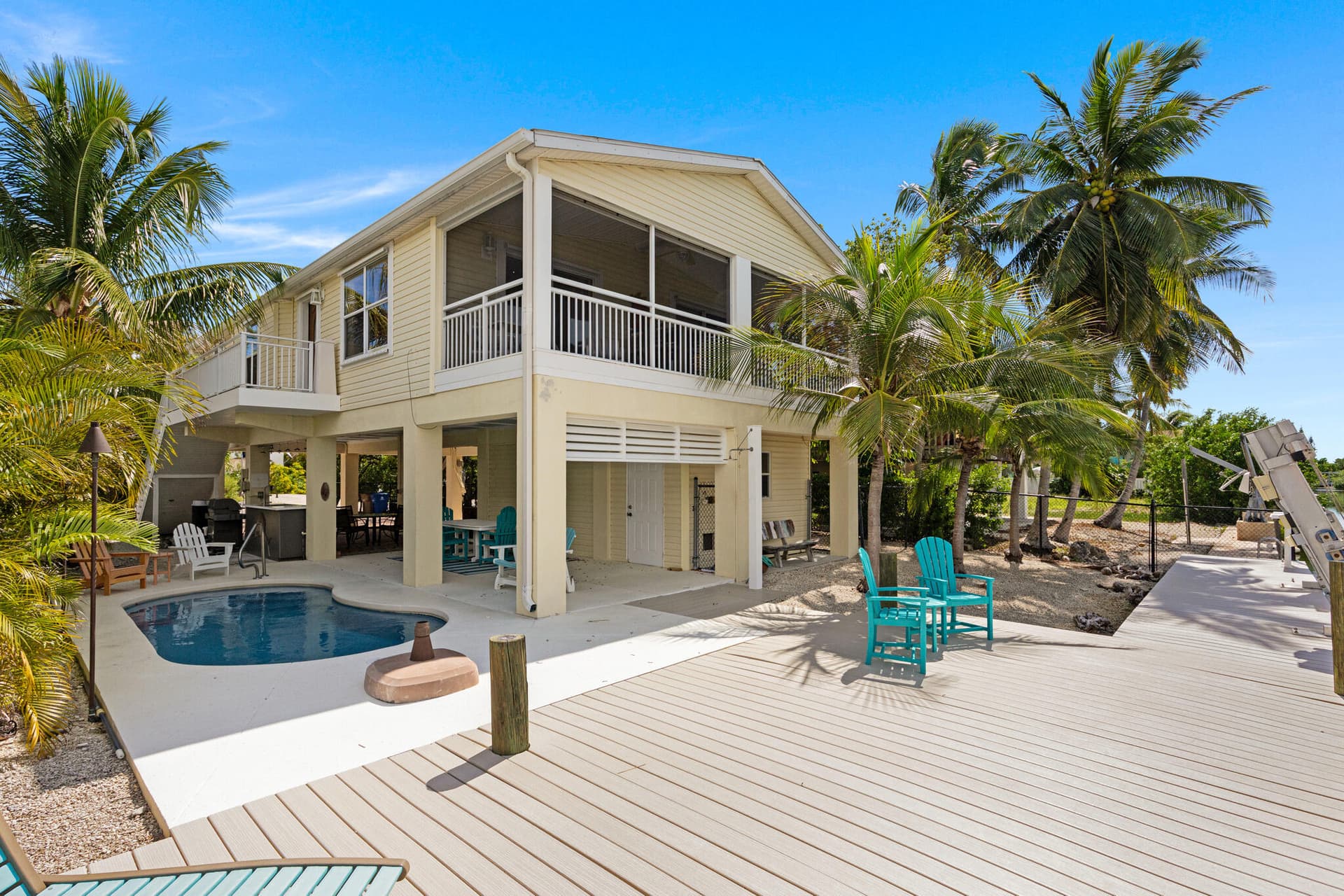 692 Blackbeard Road photo 1