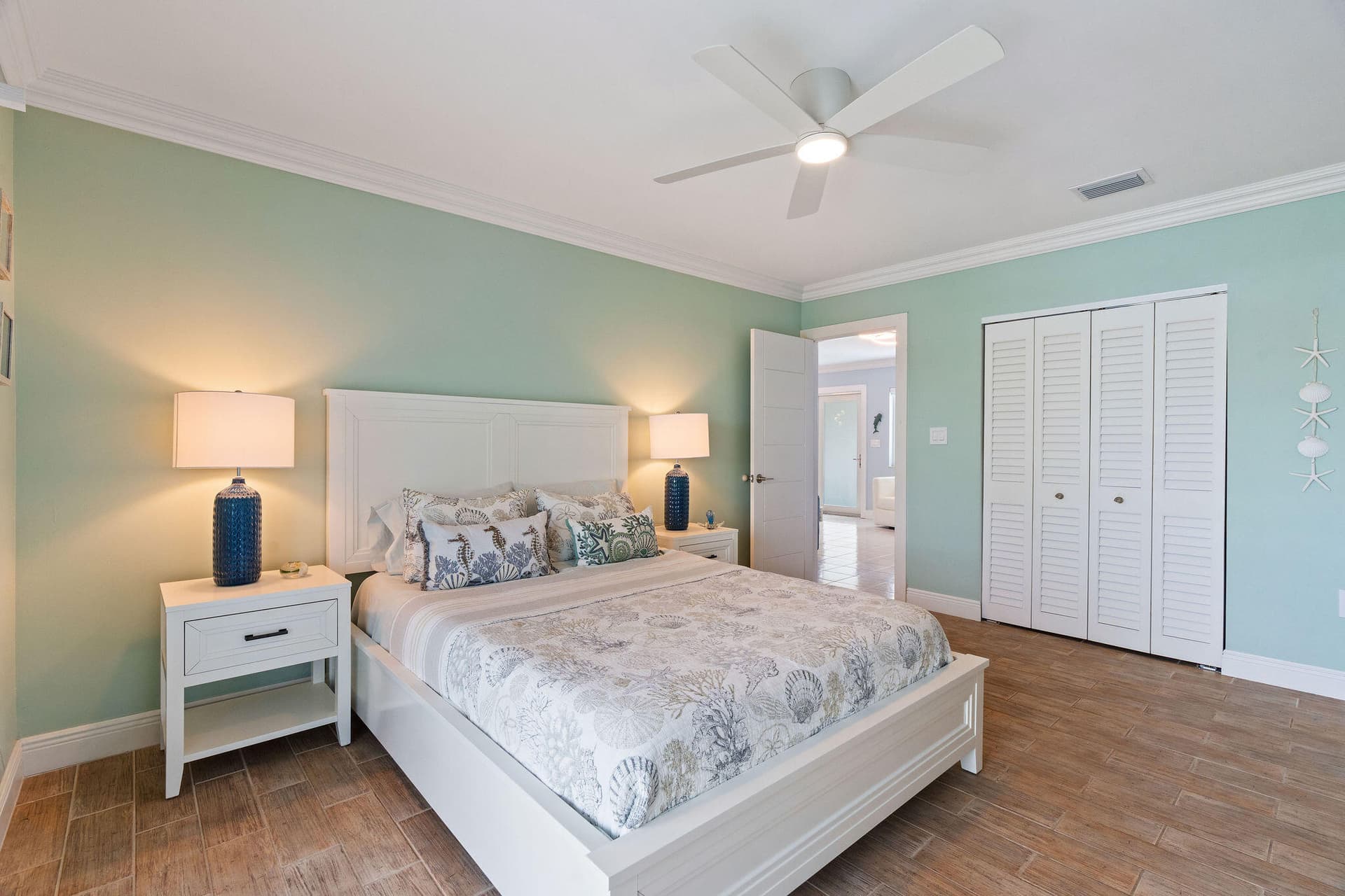 130 Lorelane Place photo 21