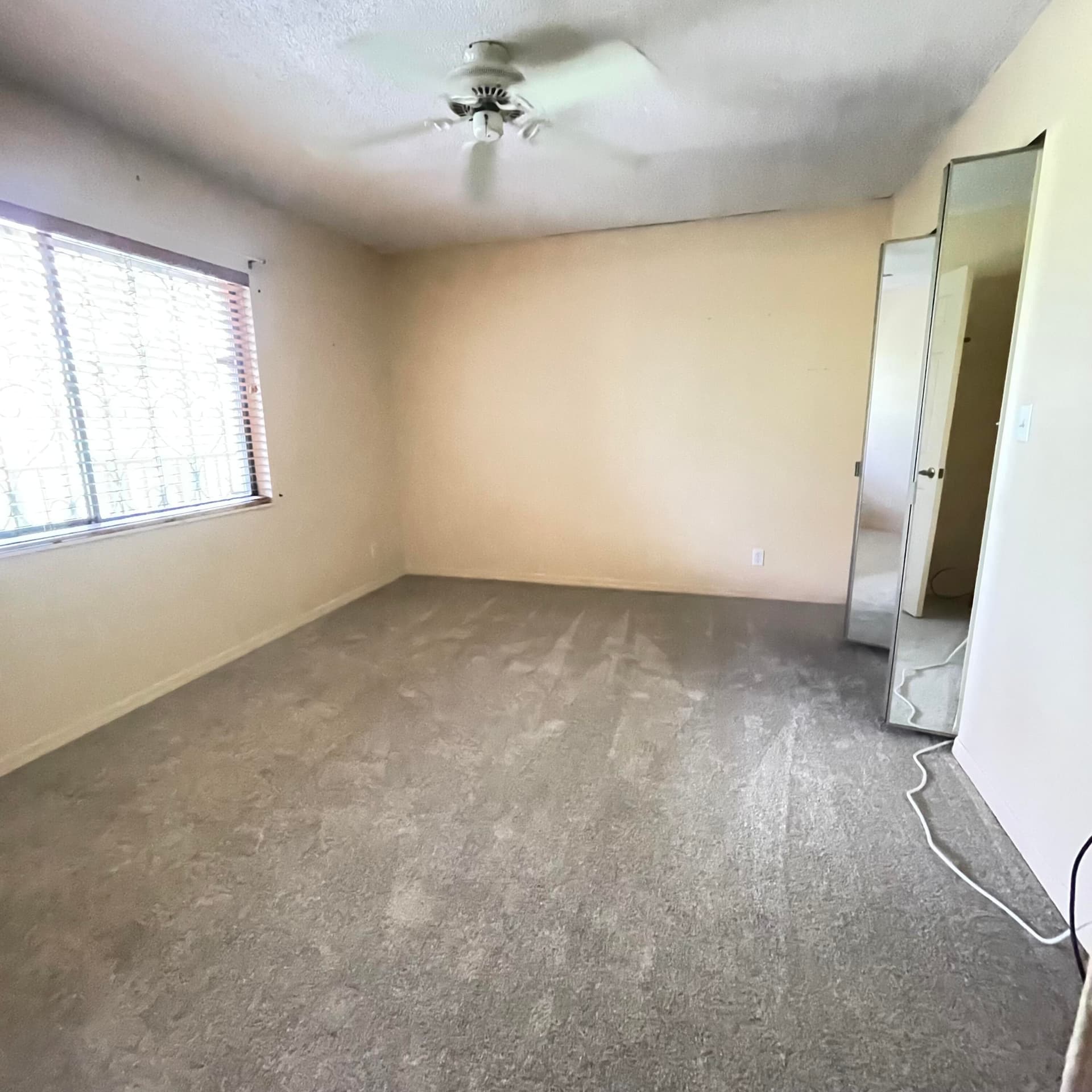 1540 Riverside Drive 14 photo 23