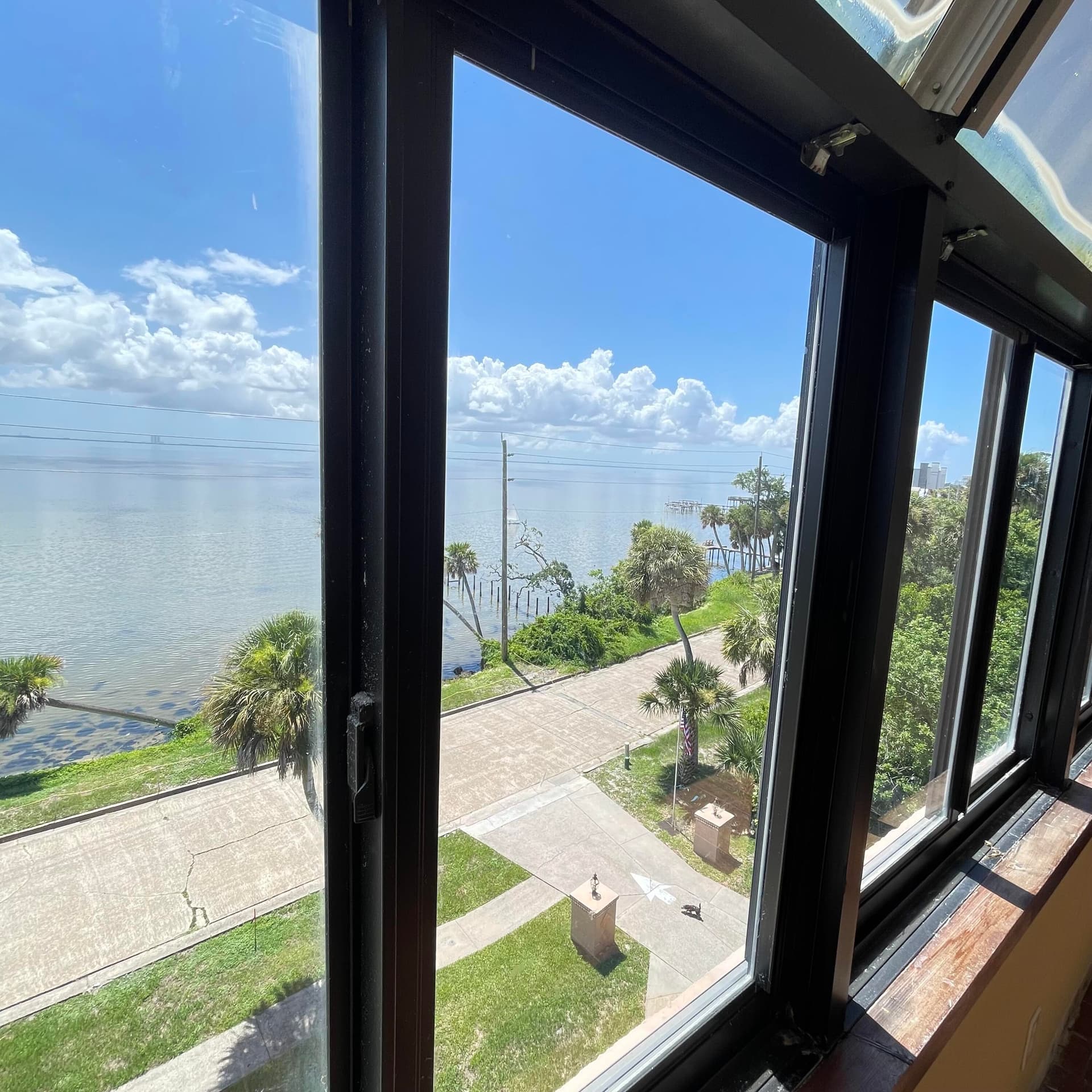 1540 Riverside Drive 14 photo 19