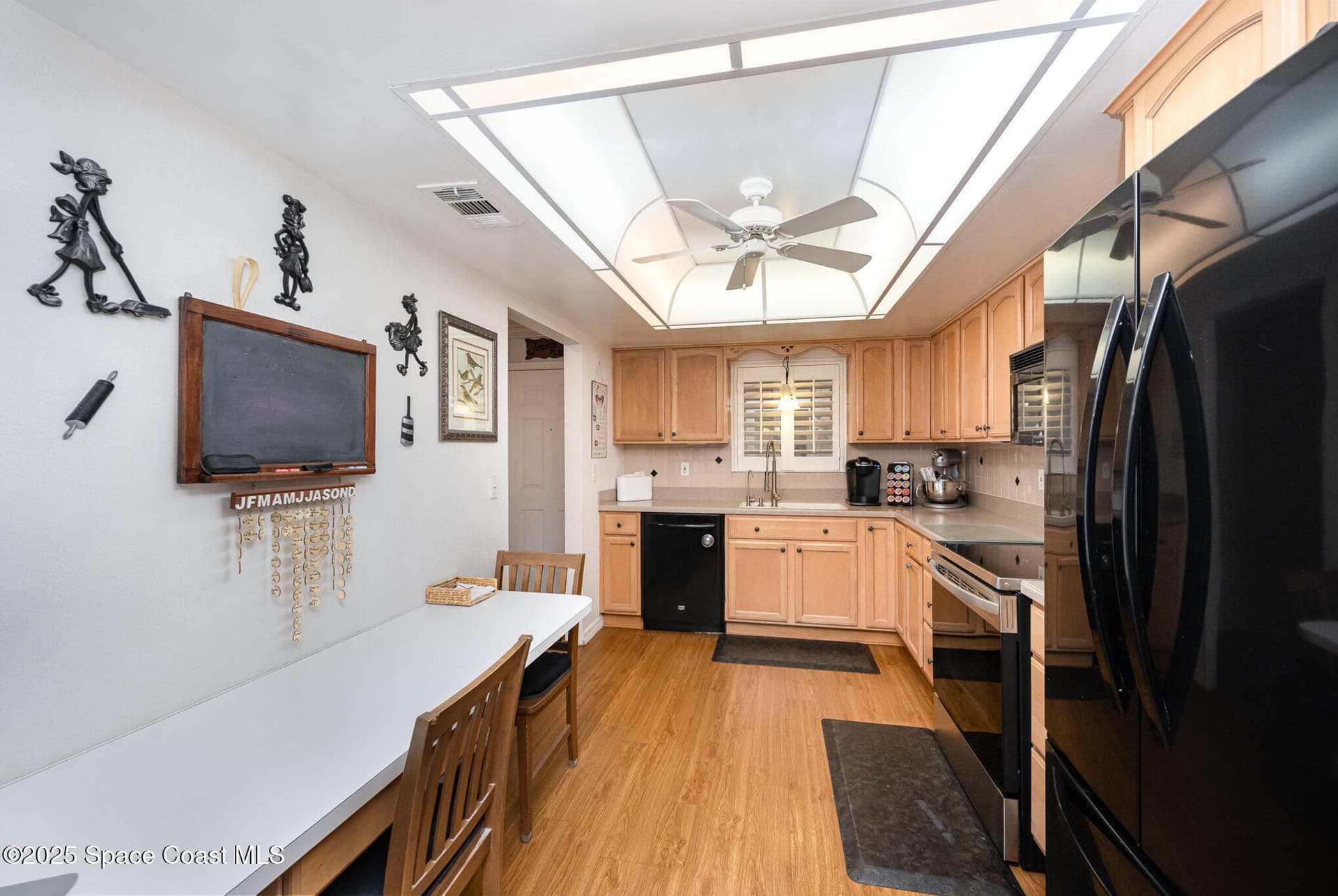 5807 N Atlantic Ave 423 photo 9