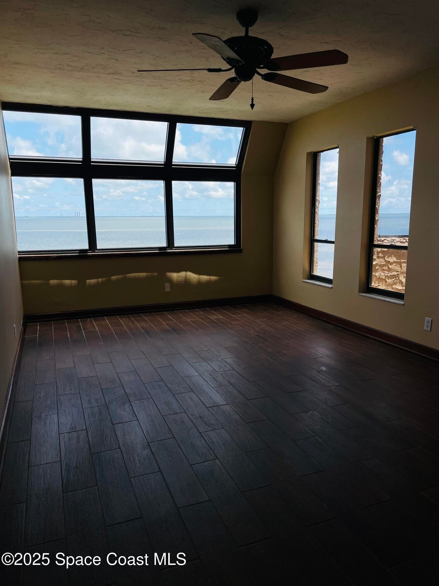 1540 Riverside Drive 14 photo 14