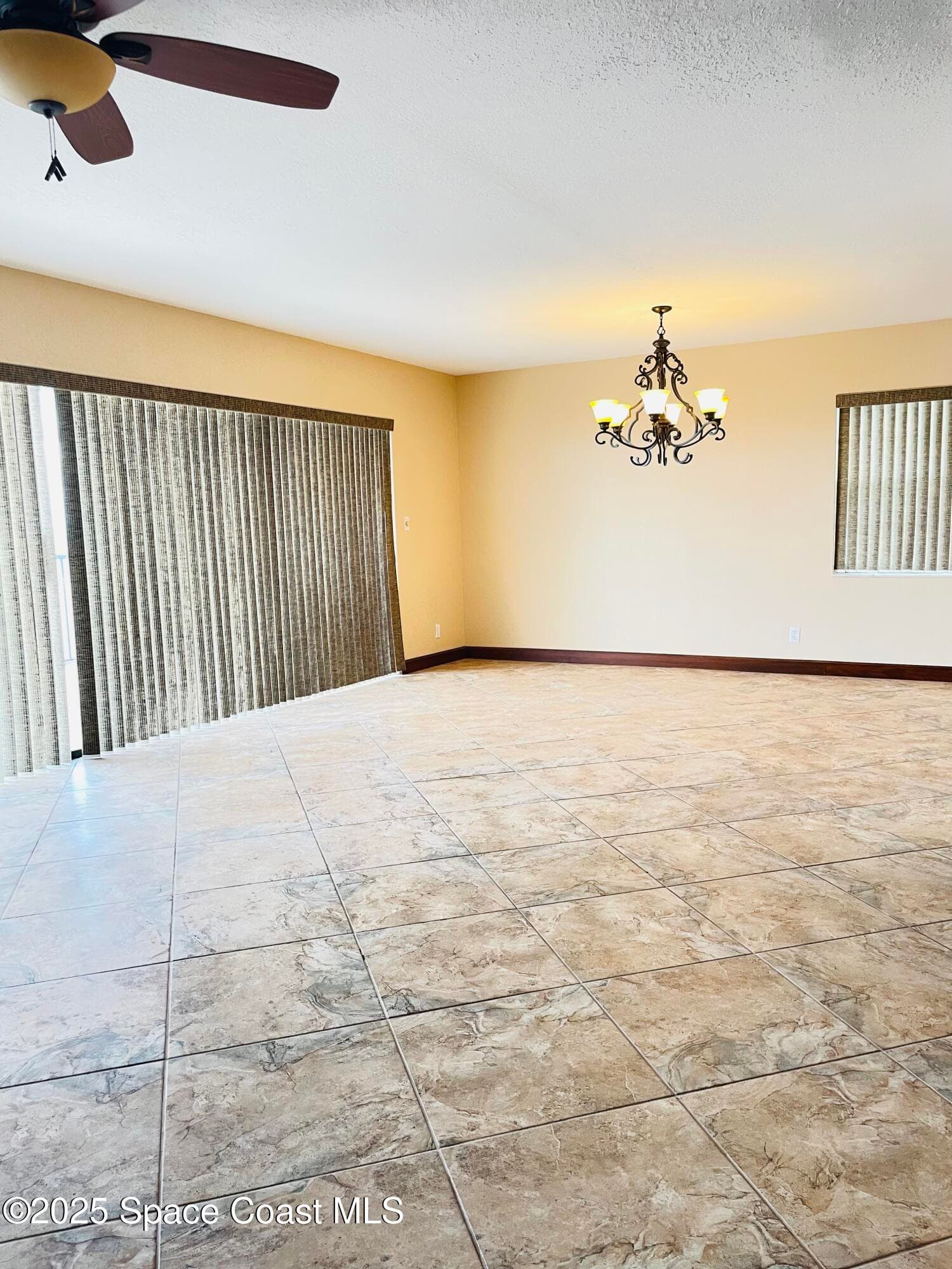 1540 Riverside Drive 14 photo 9