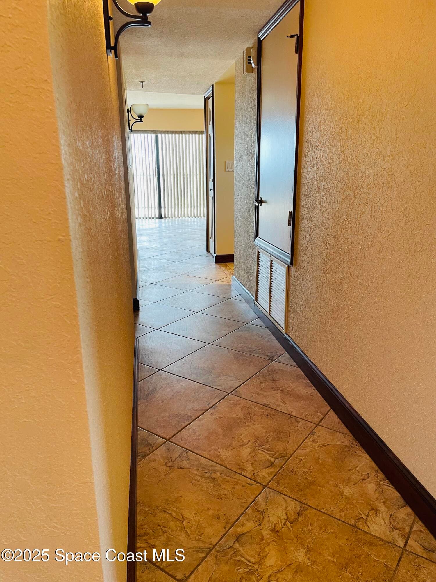 1540 Riverside Drive 14 photo 7