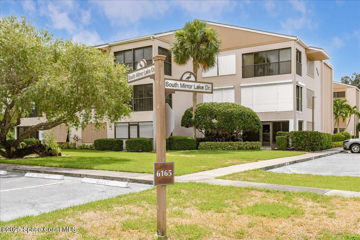 6165 S Mirror Lake Drive 103 photo 2