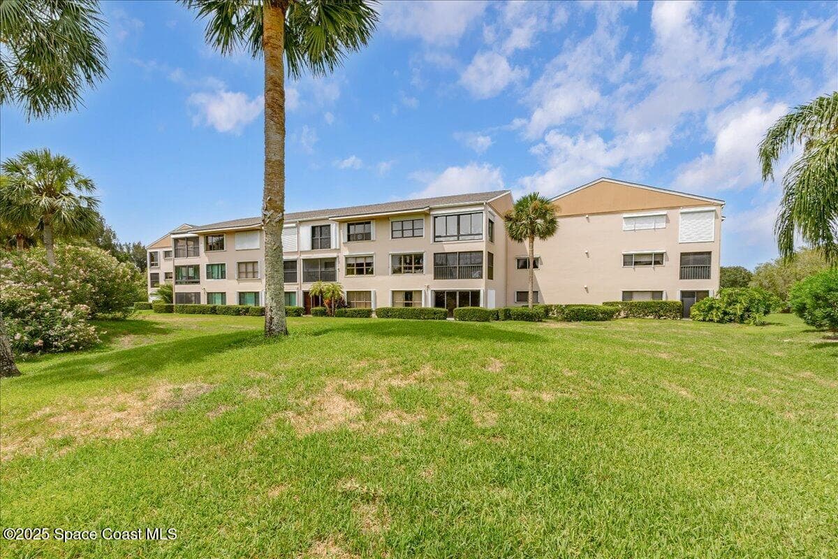 6165 S Mirror Lake Drive 103 photo 4