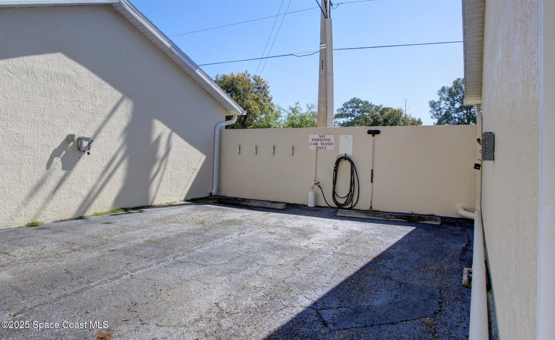1420 Huntington Lane N 2105 photo 24