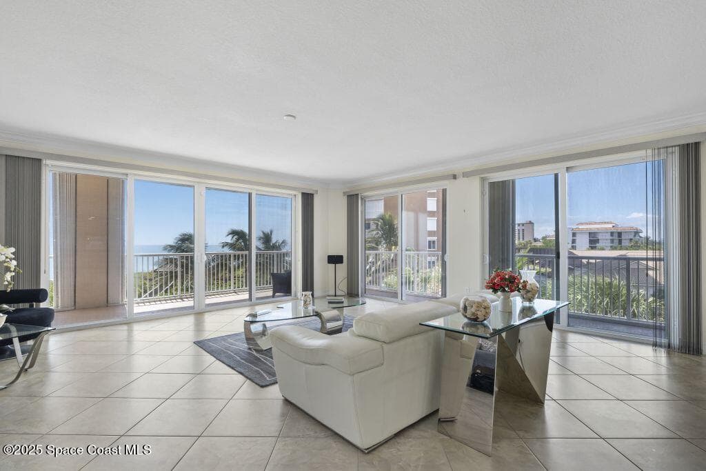 4180 N Hwy A1a 305b photo 4