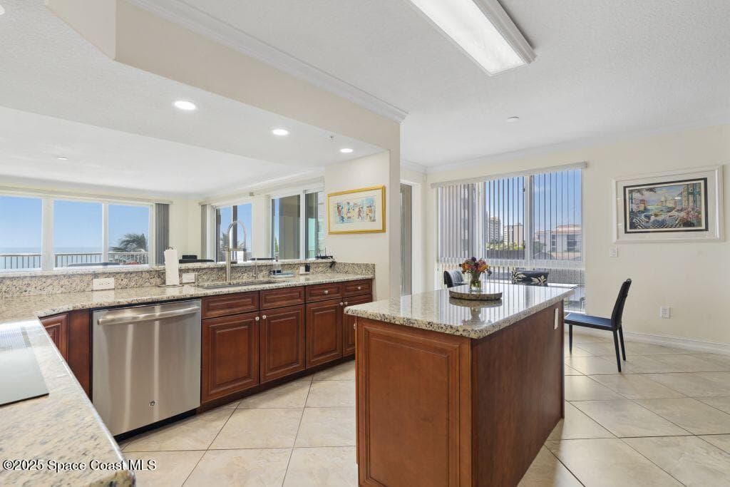 4180 N Hwy A1a 305b photo 8