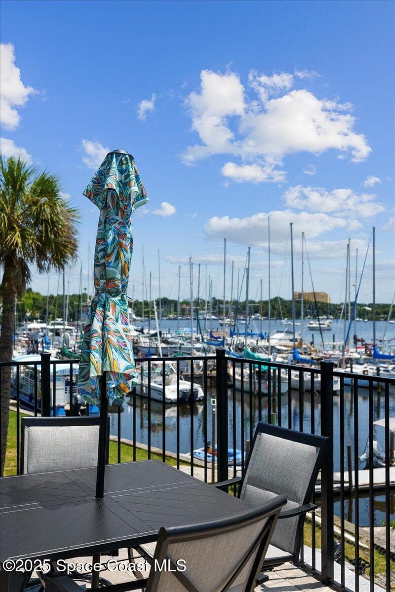 913 Paddleboard Court photo 5