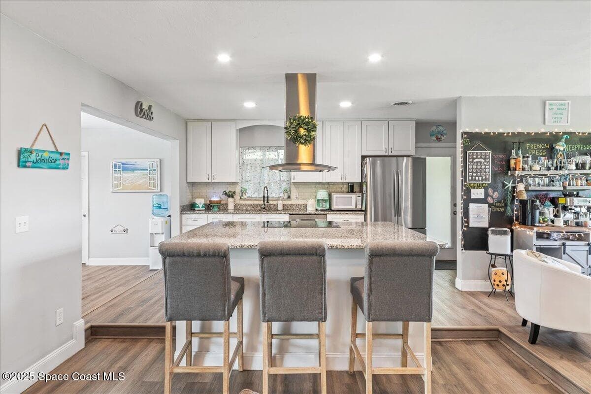 573 Wimbrow Drive photo 8