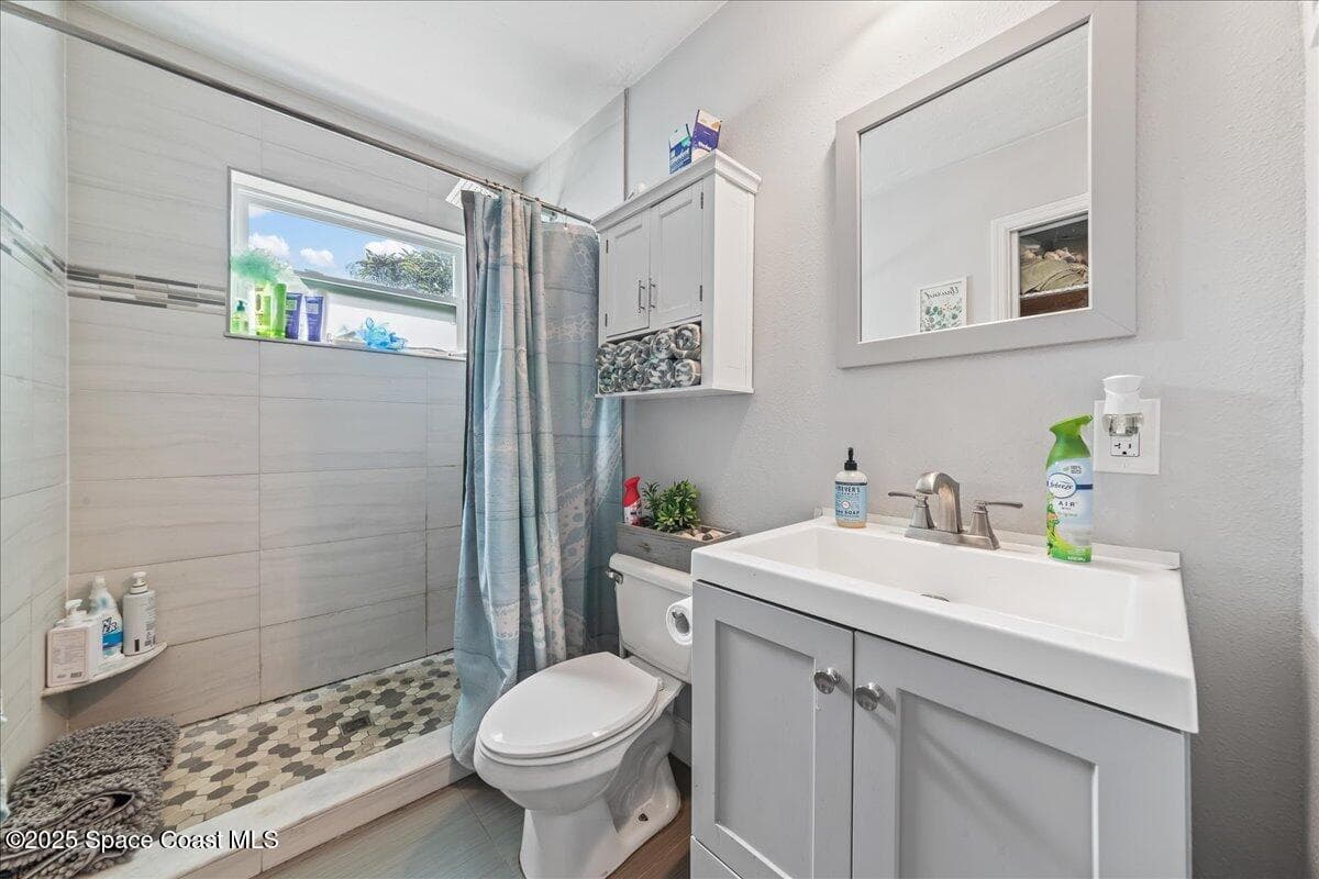573 Wimbrow Drive photo 24