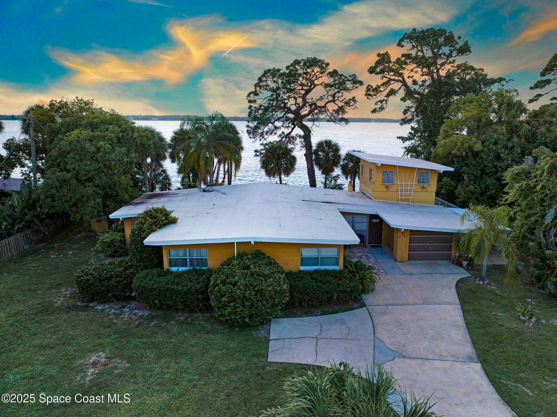 2885 S Tropical Trail photo 1