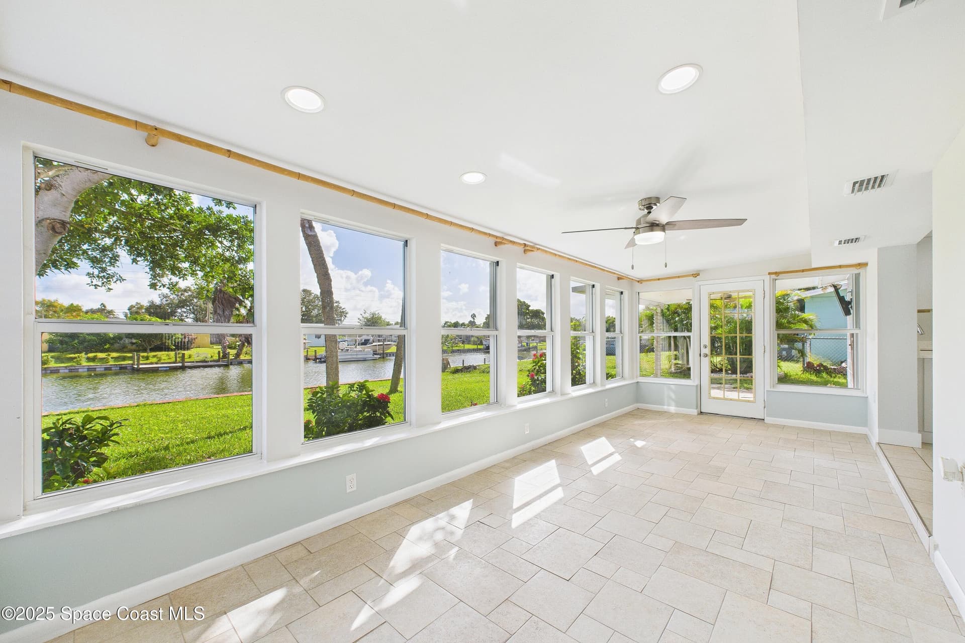 1455 Hannah Drive photo 6