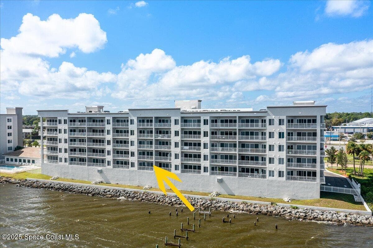 1805 Riverside Drive 206 photo 4