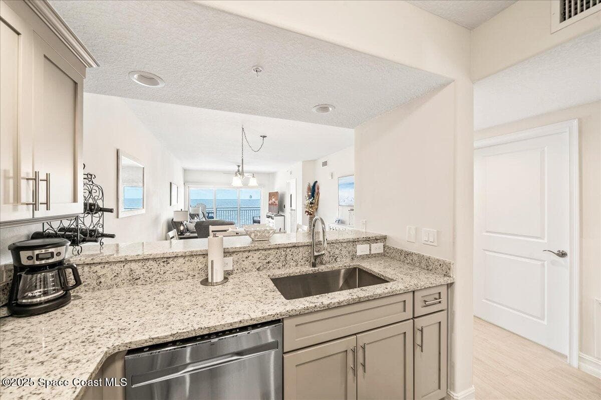 1805 Riverside Drive 206 photo 7