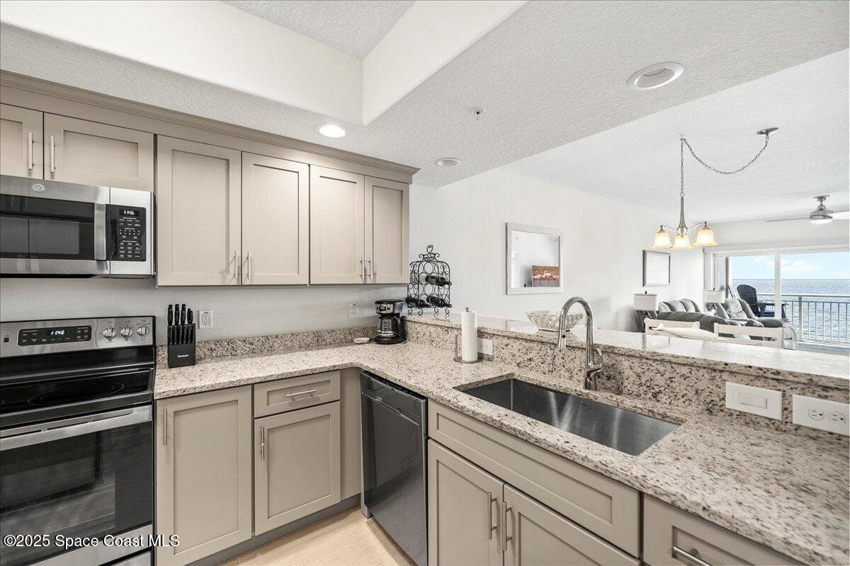 1805 Riverside Drive 206 photo 9