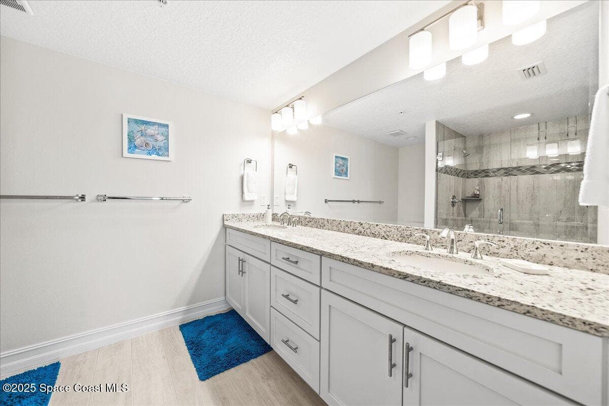 1805 Riverside Drive 206 photo 23