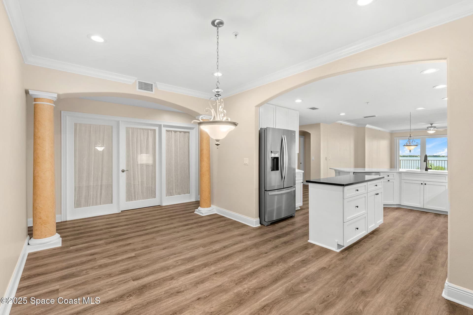 4007 N Harbor City Boulevard 402 photo 11