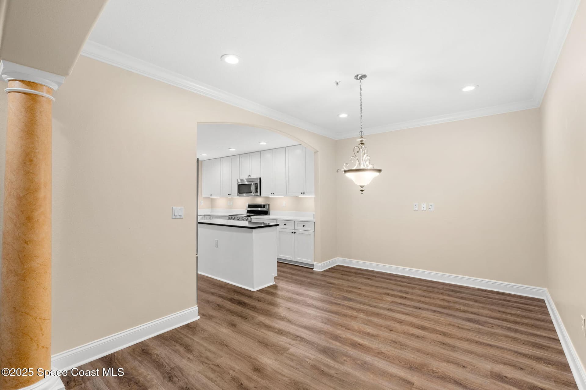 4007 N Harbor City Boulevard 402 photo 13