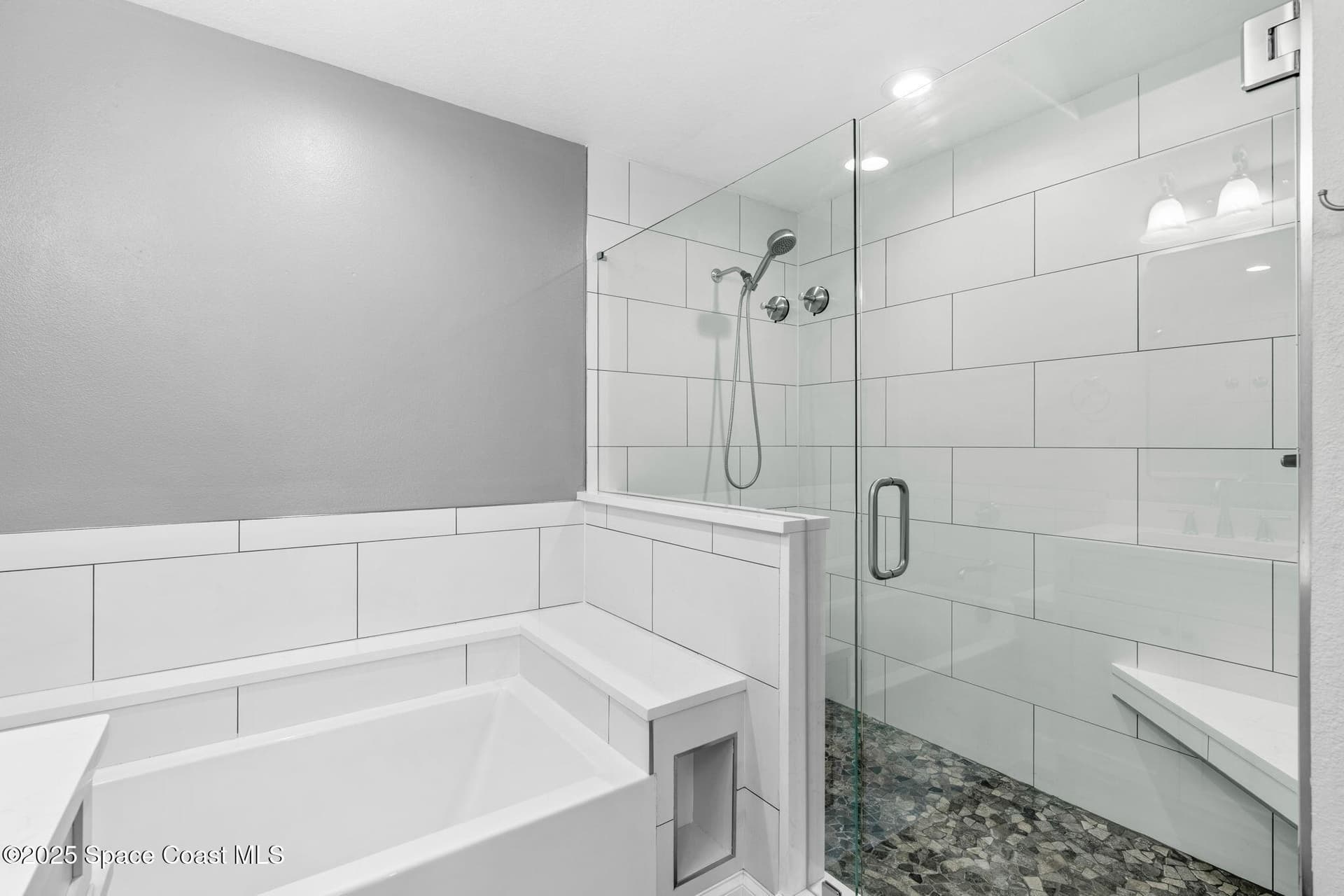 4007 N Harbor City Boulevard 402 photo 21