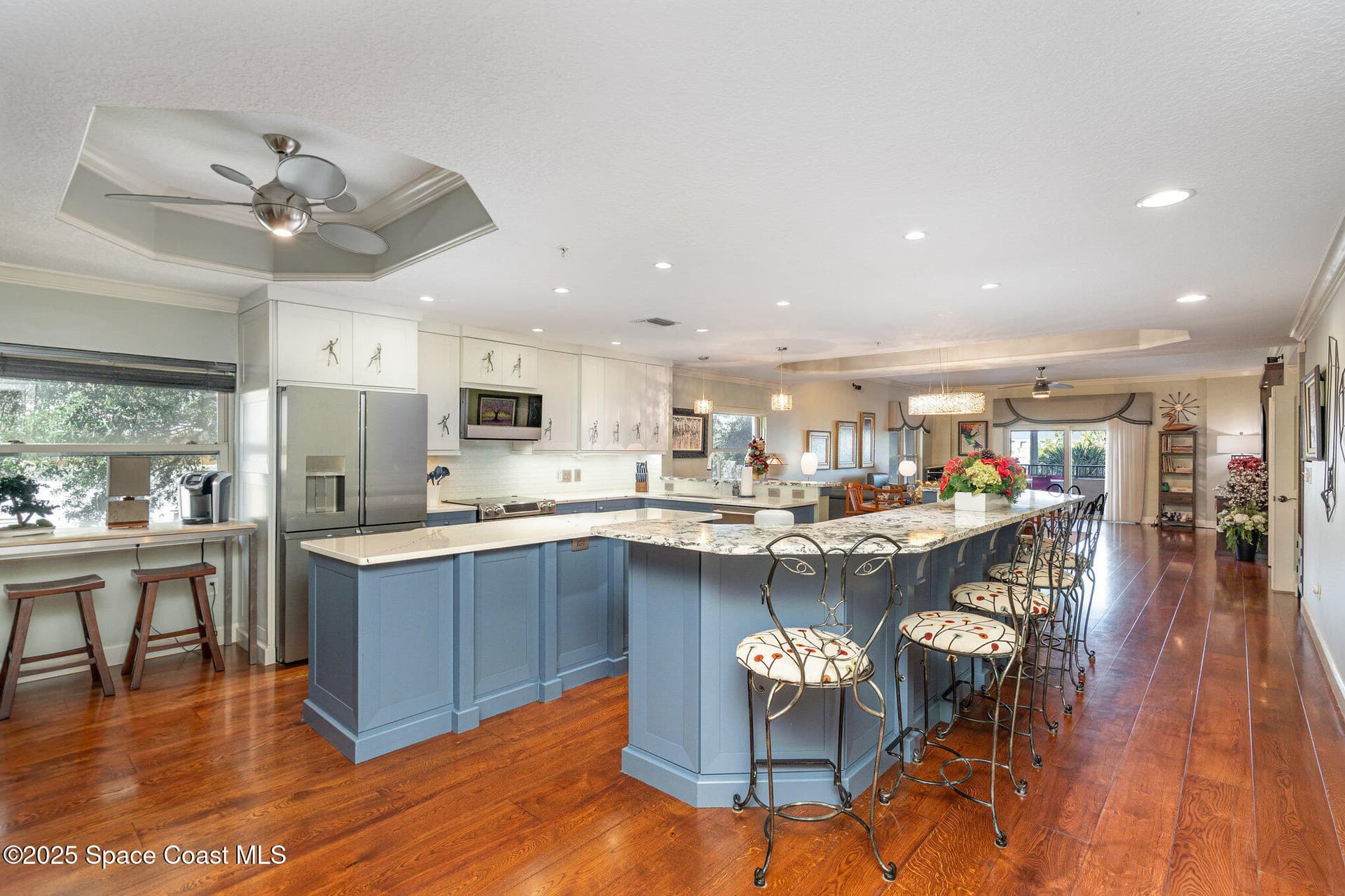 29 Riverside Drive 203 photo 8